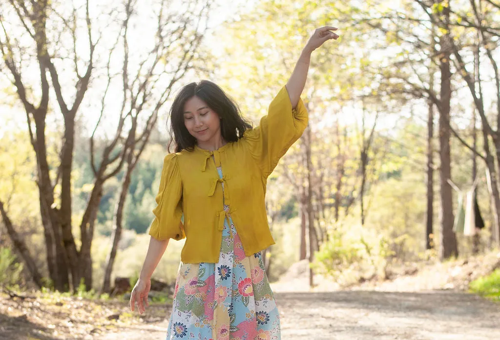 MinimalistStyle Poet Top in Mustard Crepe