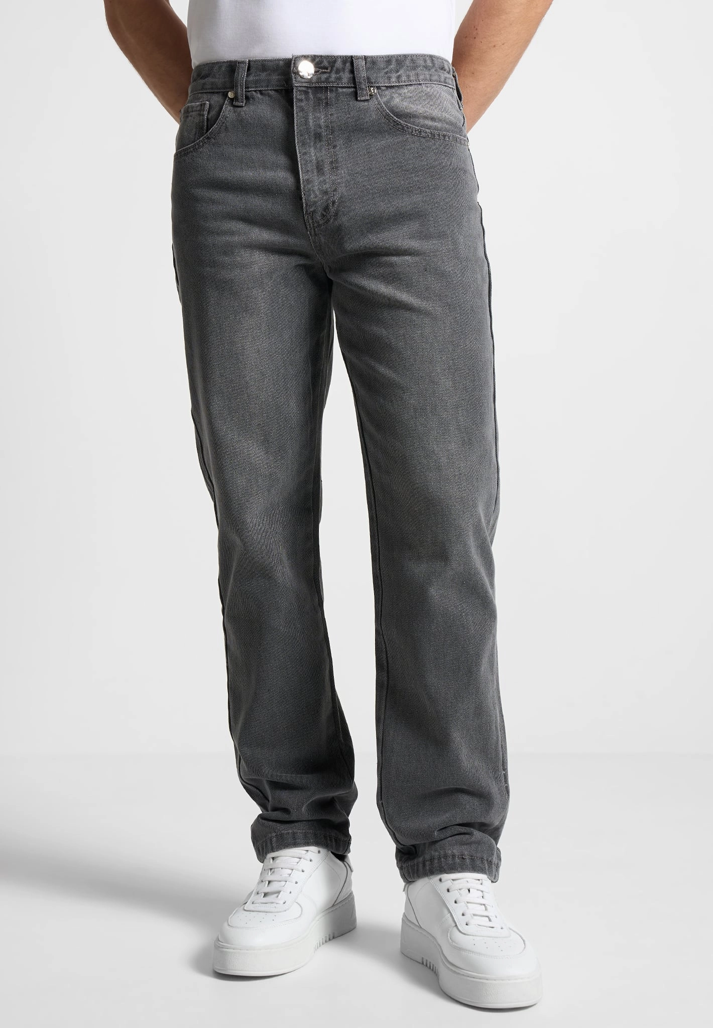 Relaxed Fit Jean - Washed Grey Colorfast Dyeing Method City Walk Bold Look