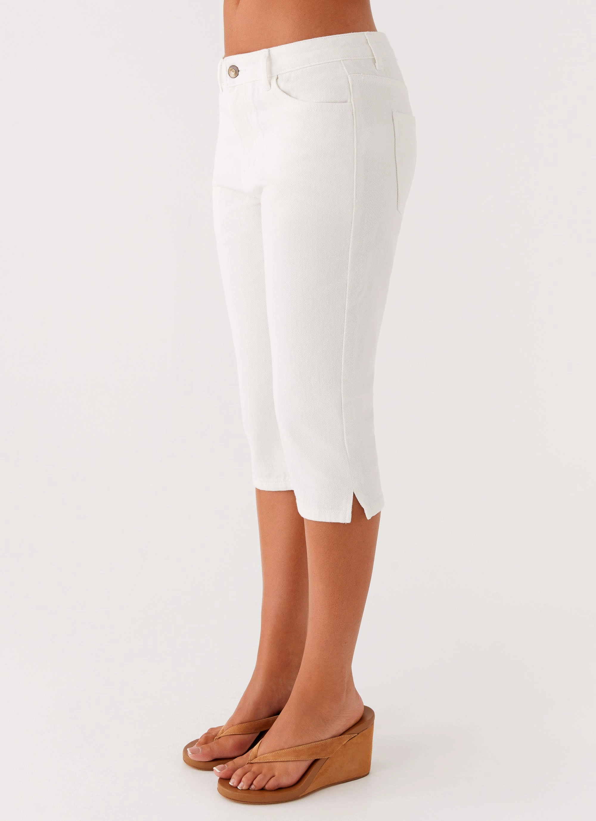 Go Anywhere Look Simple Aesthetic Rocco Denim Capri Pants - Off White