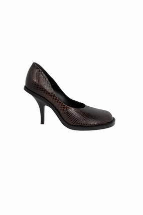 NonIrritatingStitching Round Toe Pumps