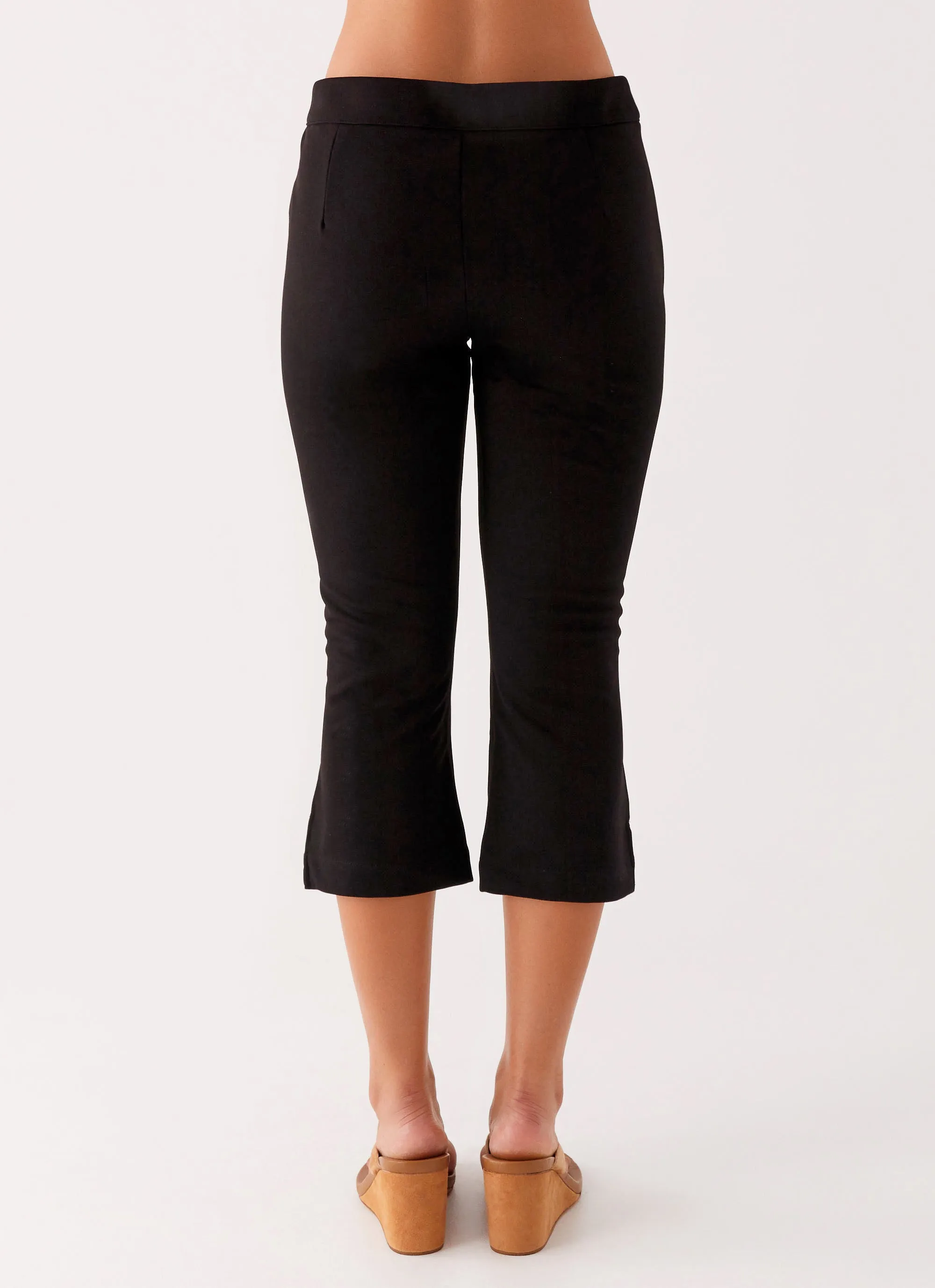Clean Fit Plaid detail Rue Capri Pants - Black