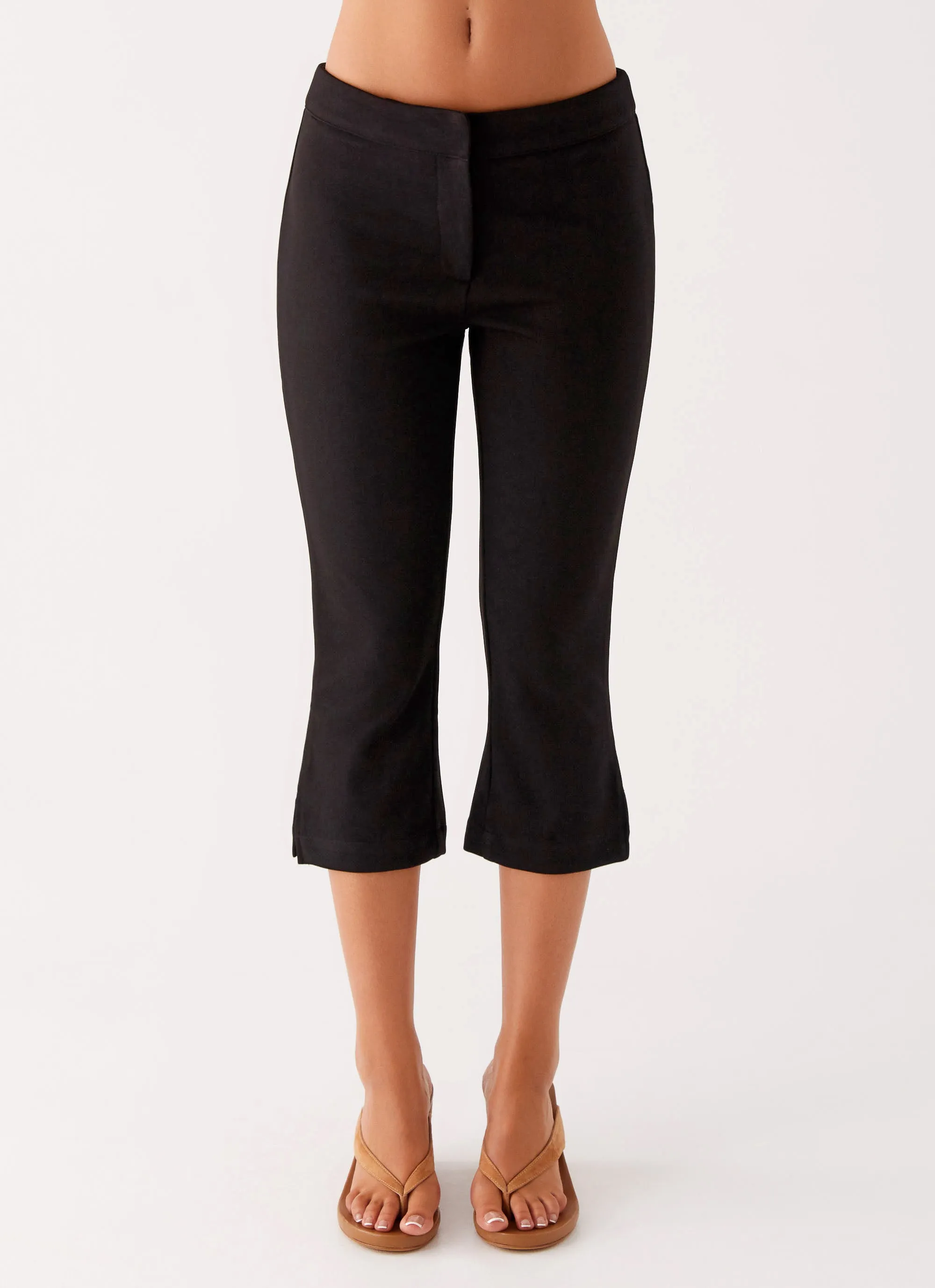 Fade Resistant Dye Core Cut Rue Capri Pants - Black
