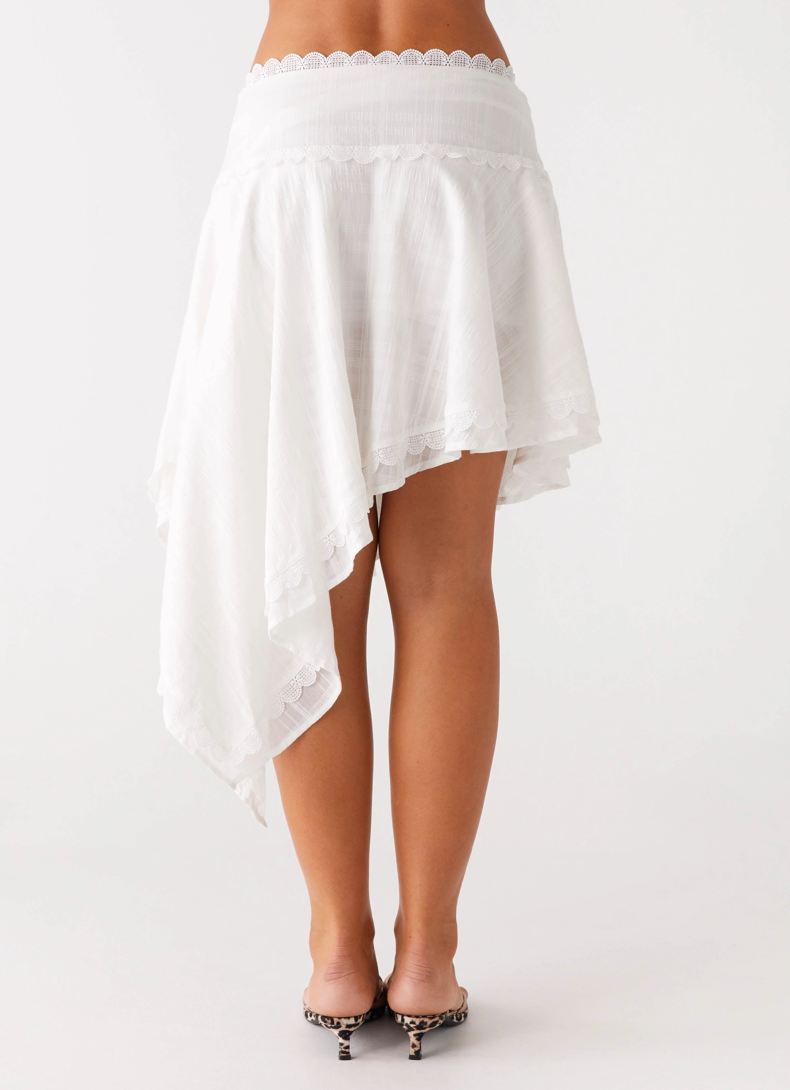 Clean Fit Minimalist Trim Clearwater Mist Midi Skirt - White