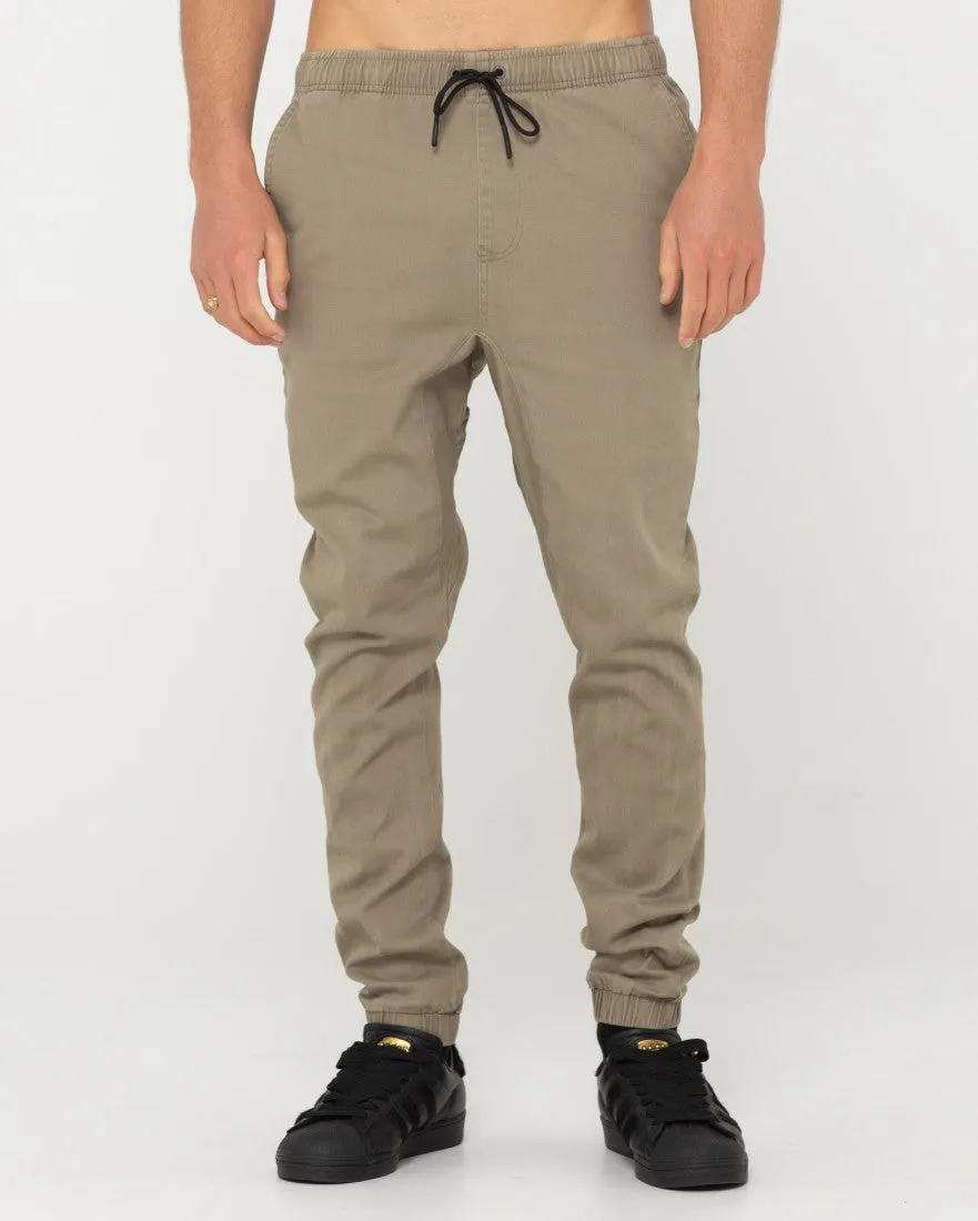 Rusty Hook Out Elastic Pant - Vintage Khaki