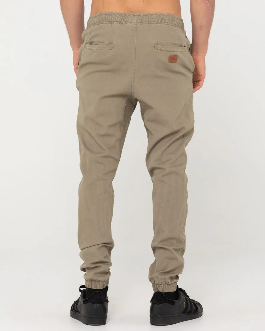 Rusty Hook Out Elastic Pant - Vintage Khaki