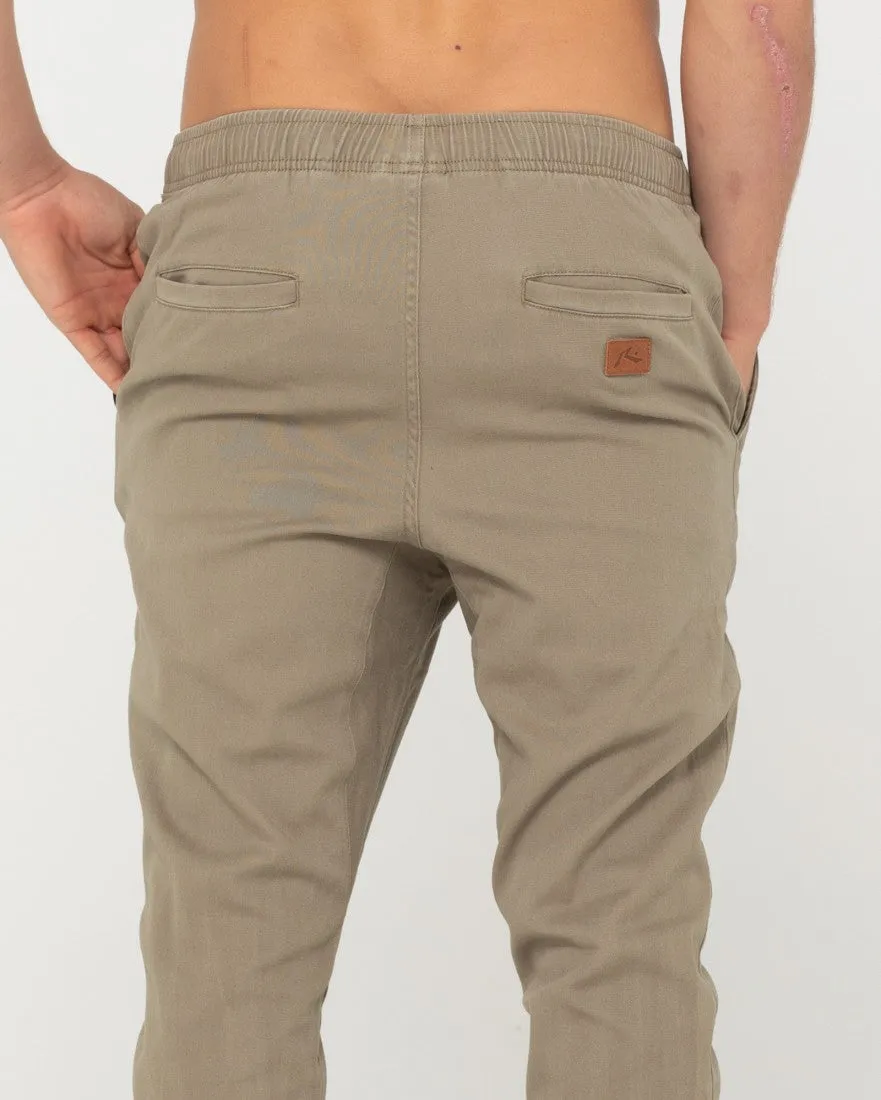 Rusty Hook Out Elastic Pant - Vintage Khaki