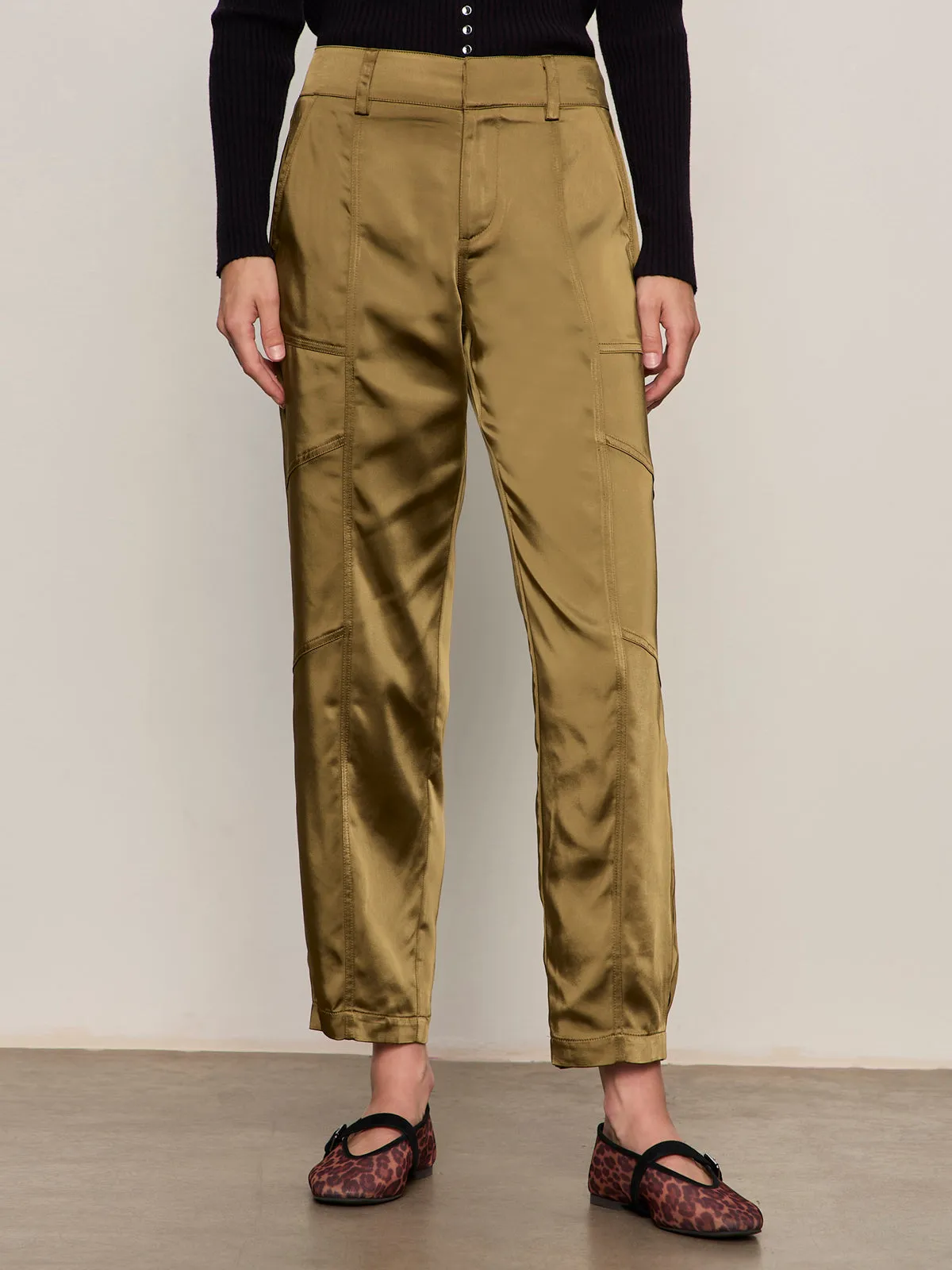 Stretch Comfort Sahara Satin Tapered Pant Dirty Martini