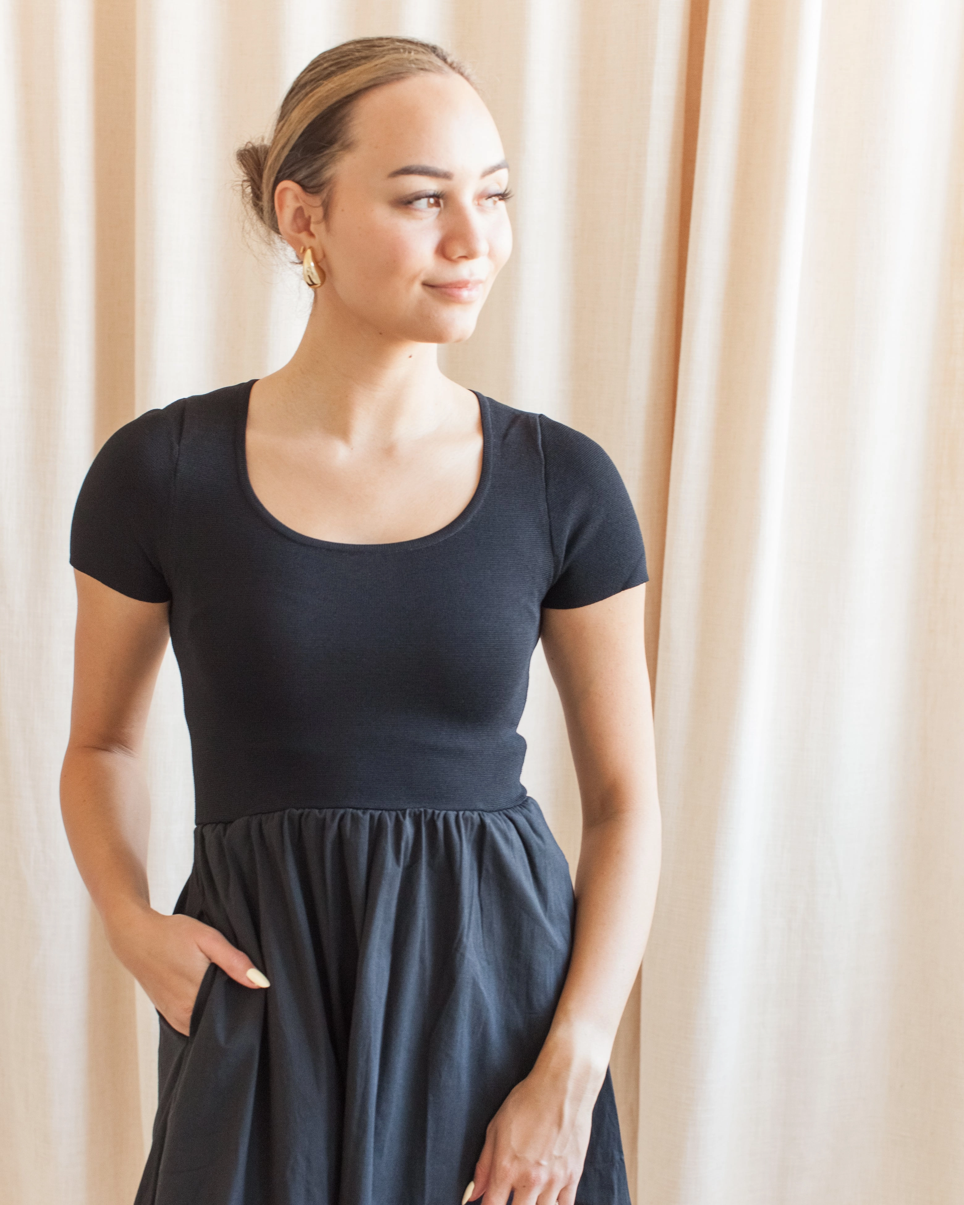 Sasha Dress - Black Quiet Mood