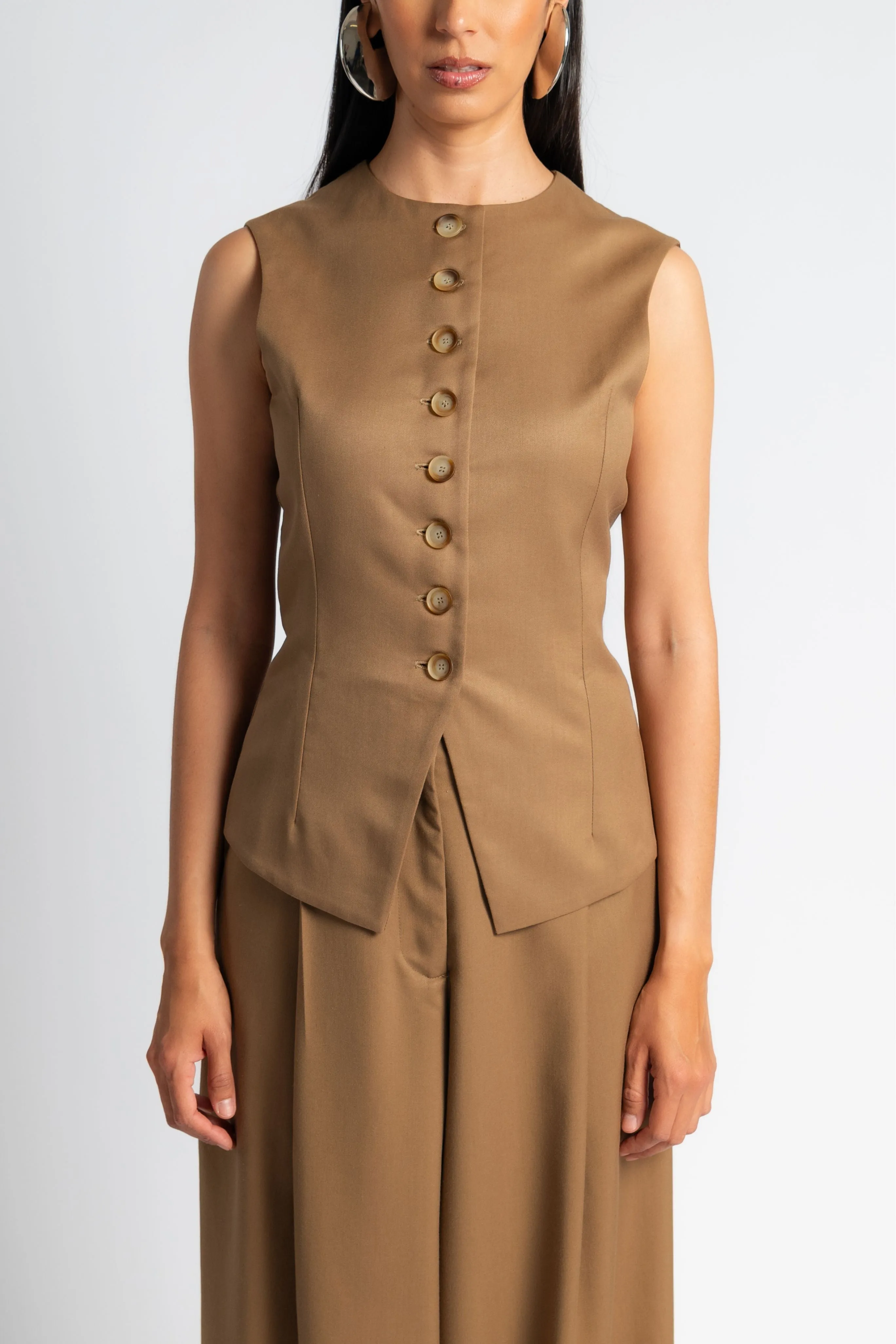 Soft Inner Lining DoubleLayered Neckline Sculpted Vest