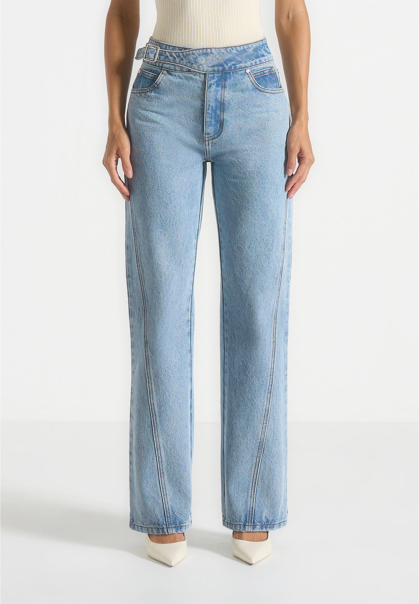All Day Wear Loane - Twist Leg Boyfriend Jeans With Waist Adjuster - Mid Blue