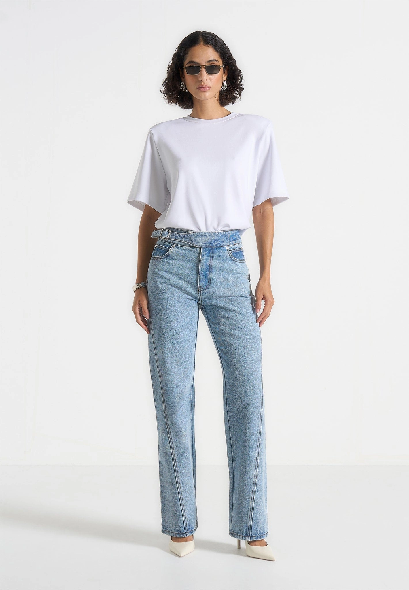 Fashionable Fit Circular Knit Construction Loane - Twist Leg Boyfriend Jeans With Waist Adjuster - Mid Blue