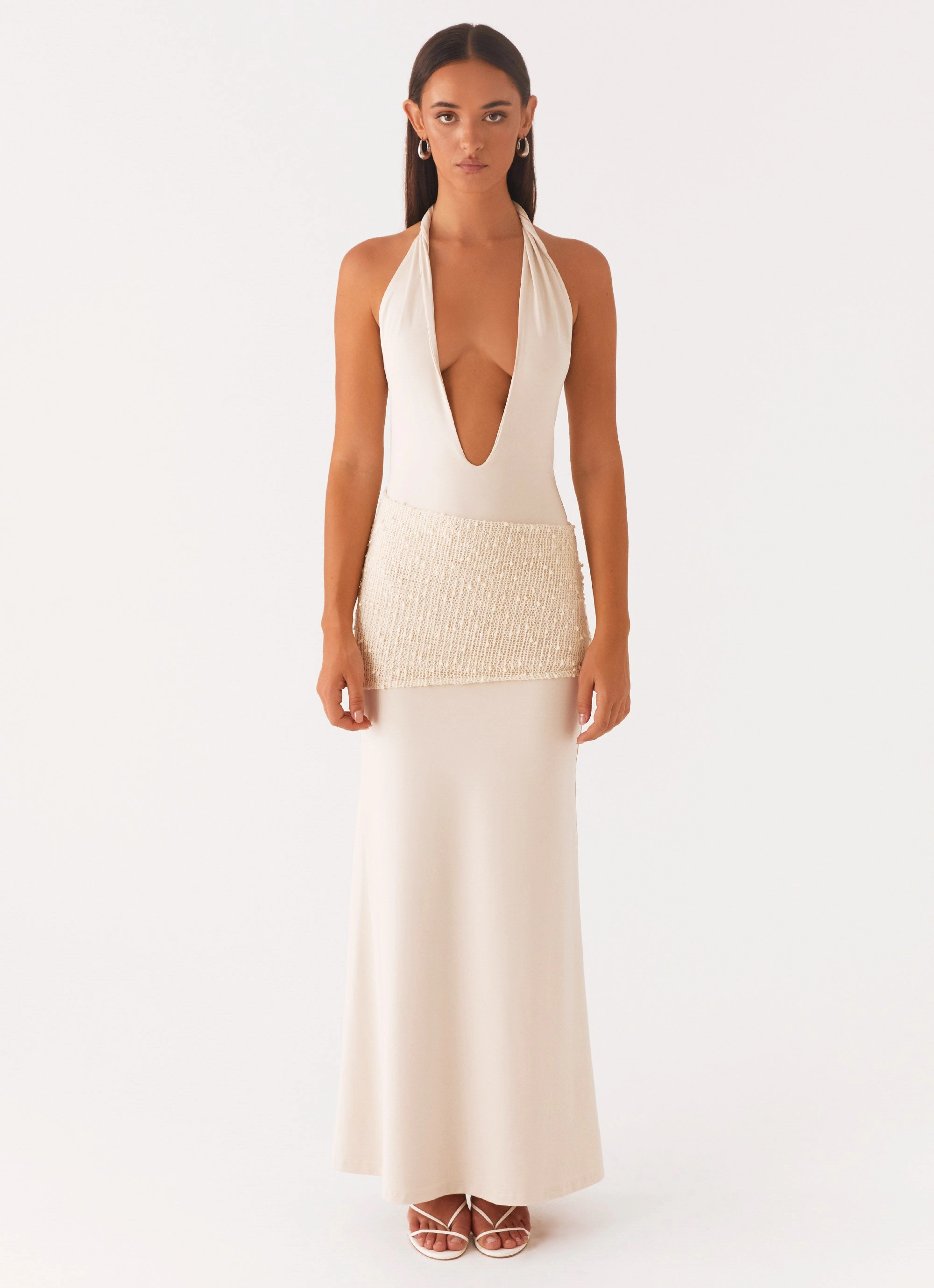 Scenic Maxi Dress - Sand Outdoor Scene