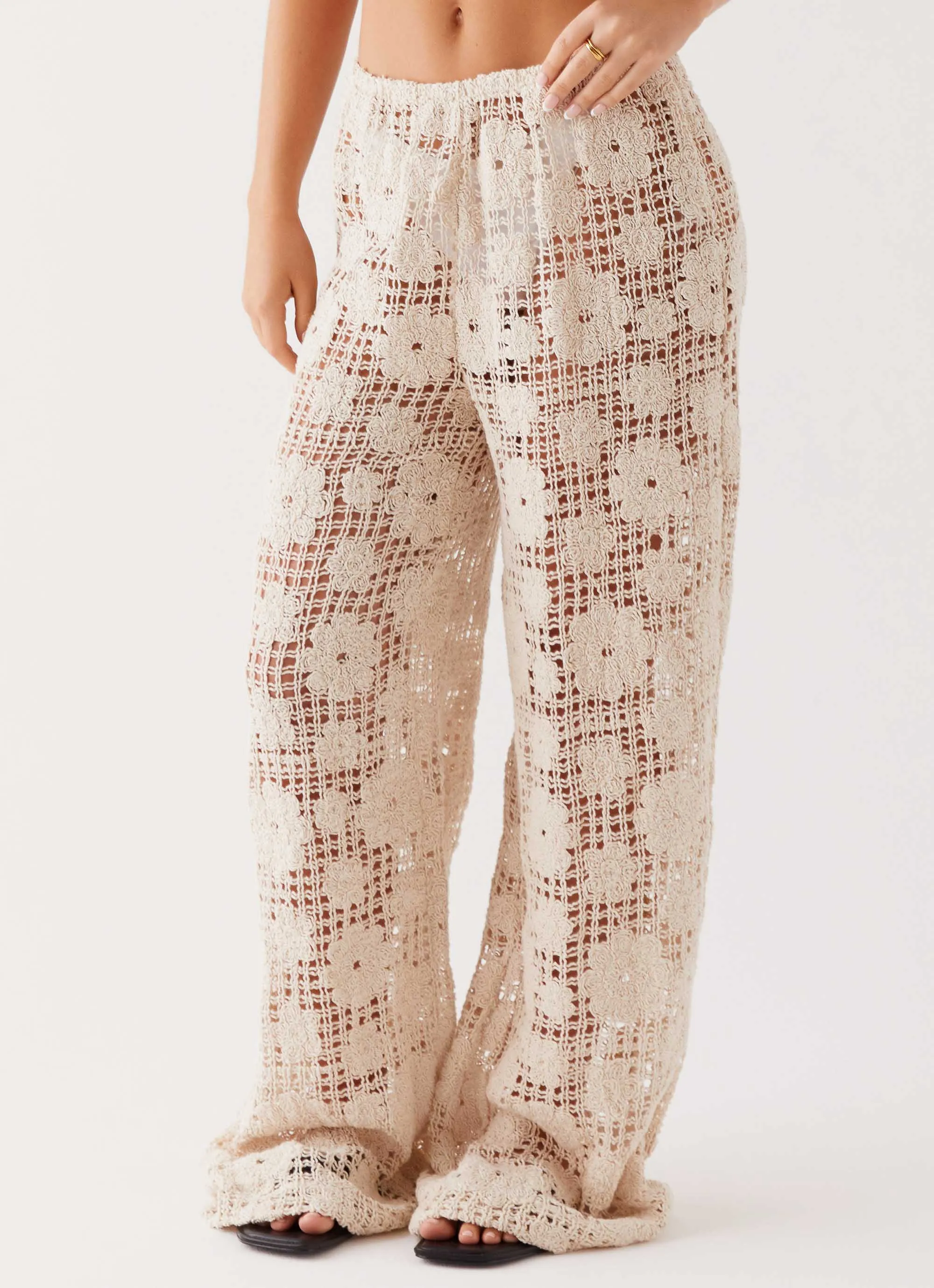 Trendy Cut Hip Friendly Pockets Shell Beach Crochet Pants - Ivory