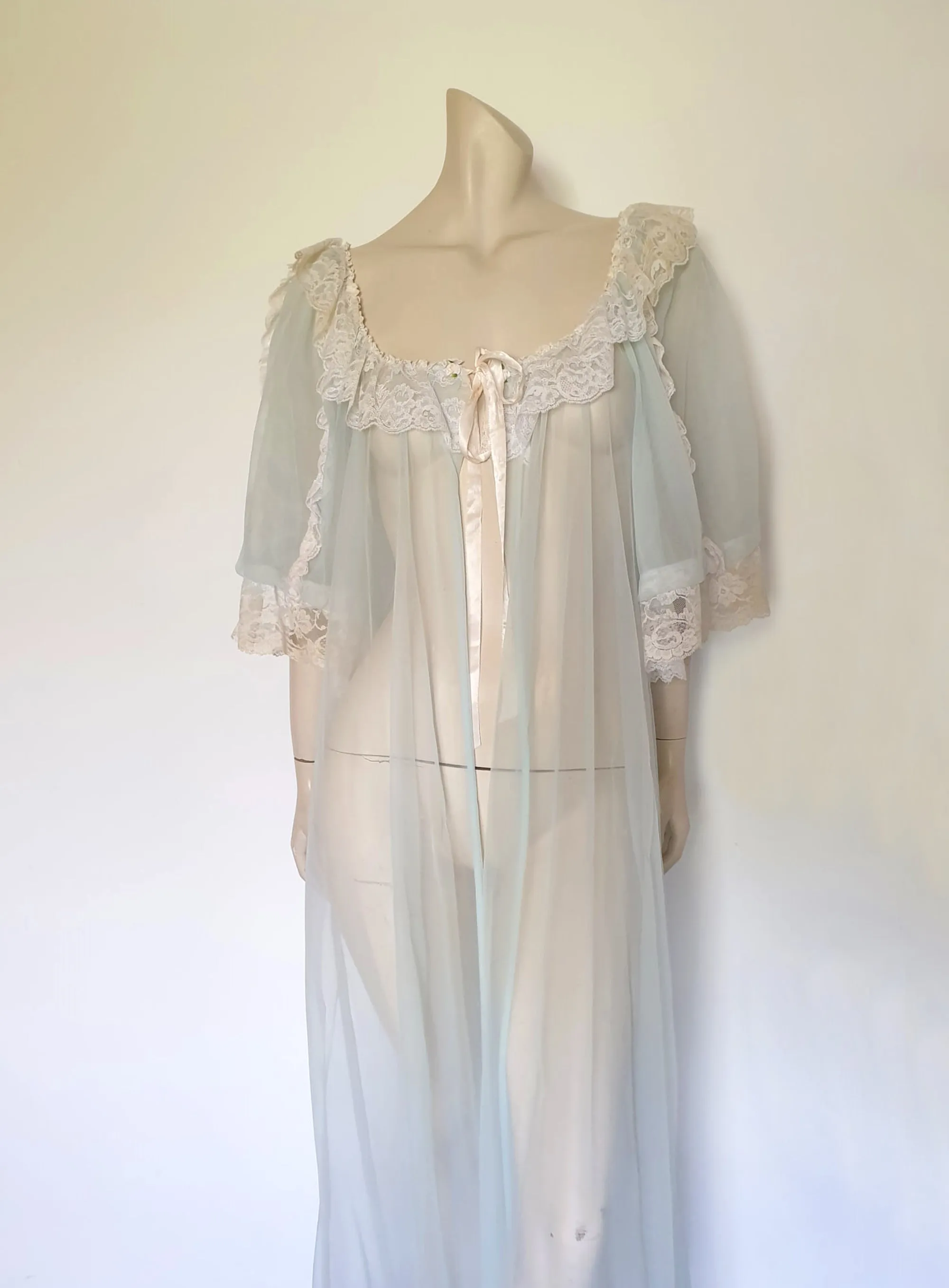 Sheer Aqua Peignoir, Robe, with Puff Sleeves and Lace by Tosca - XL