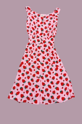 Sheet Dress in Strawberry Cotton Classic Look Subtle Look