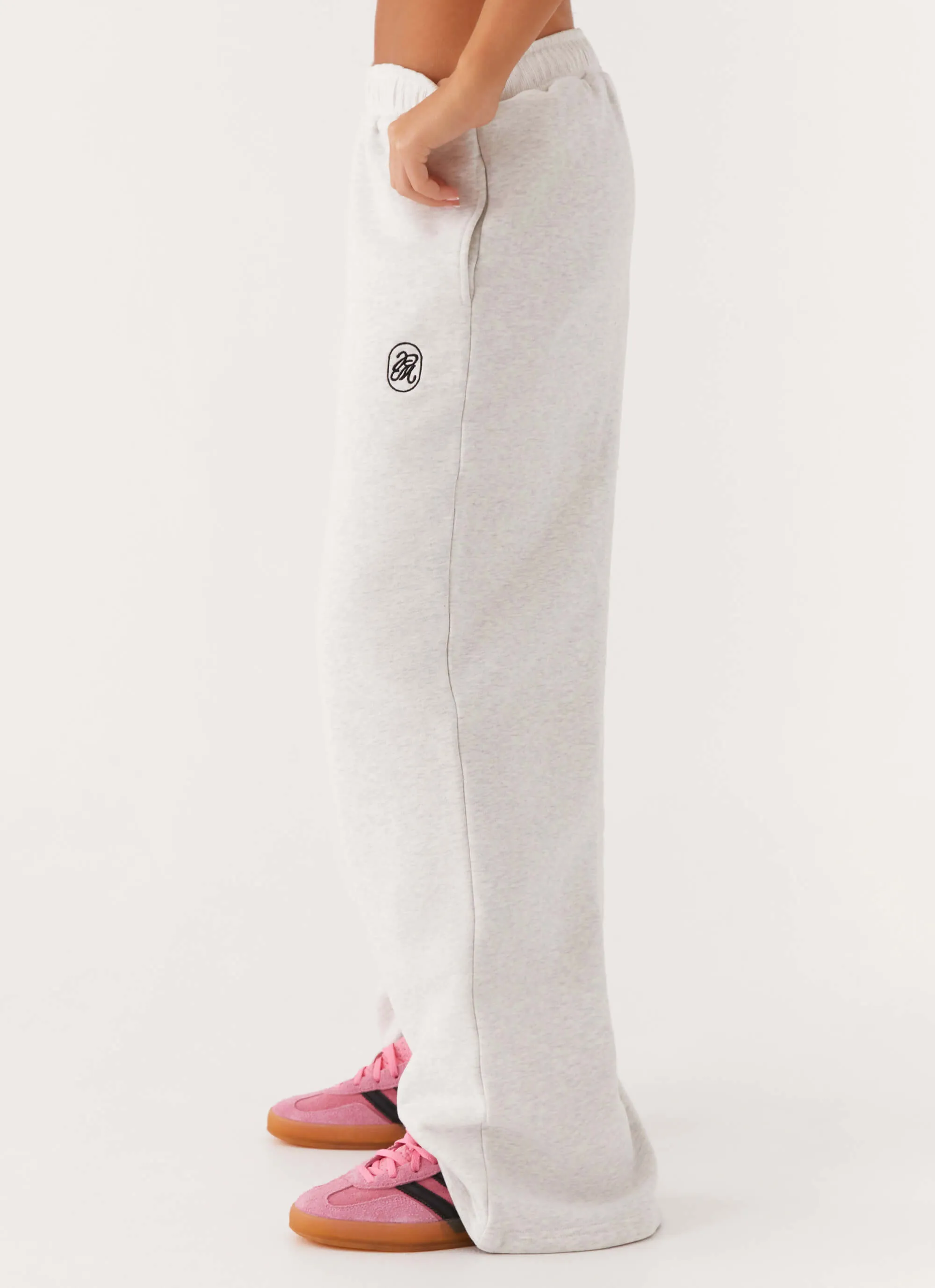 Signature Sweatpants - Grey Layer-Friendly Fit