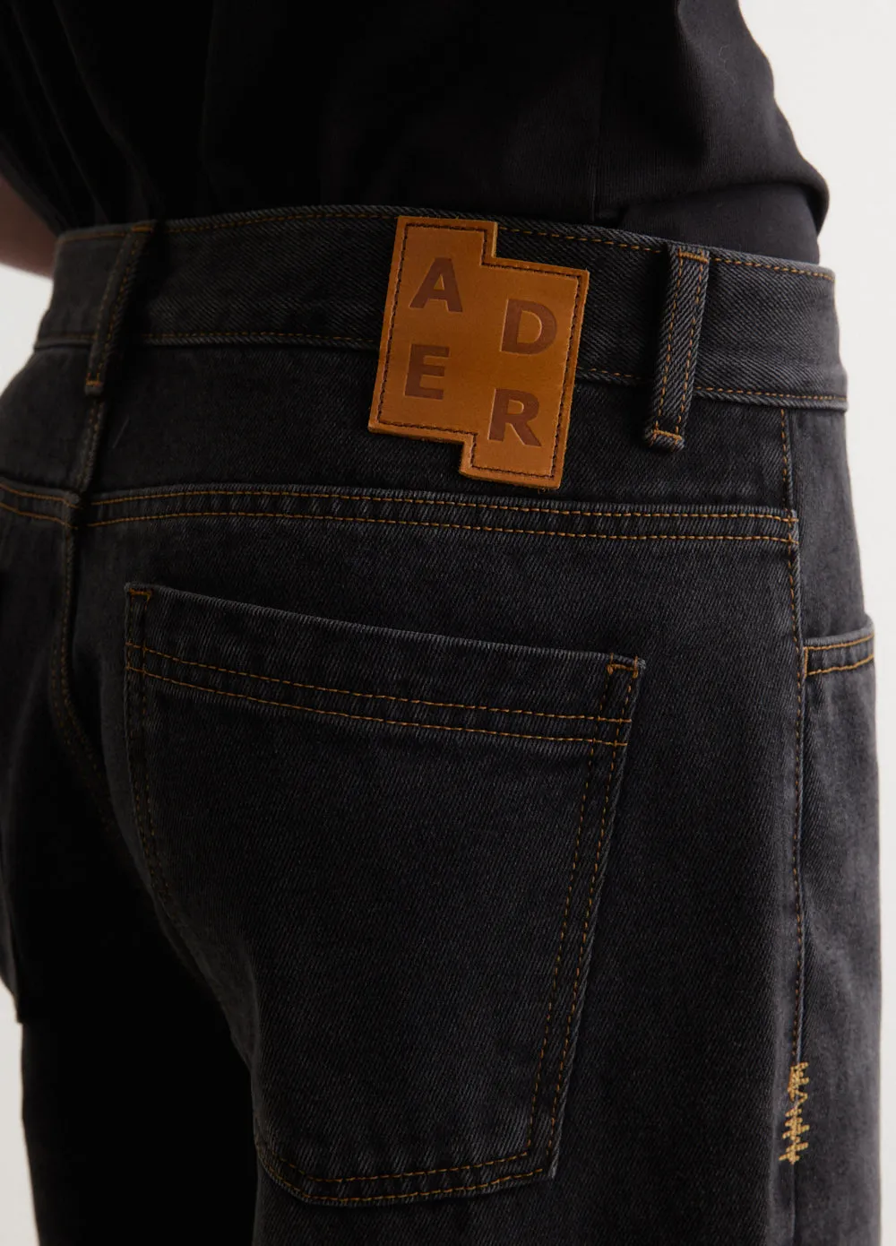 Significant Oversized Straight Fit Jeans