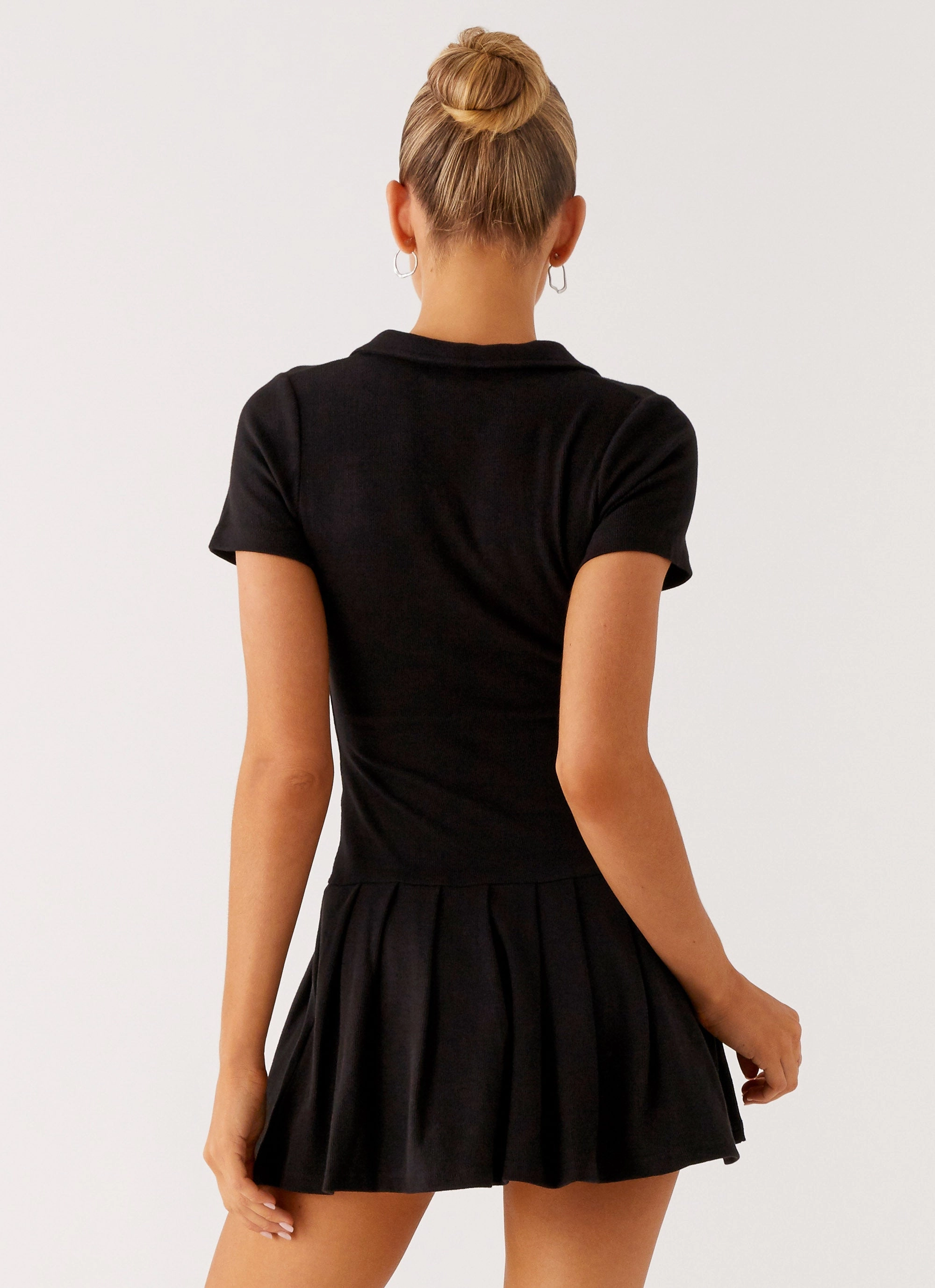 Alondra Mini Dress - Black Flattering and Chic Sleek Wear