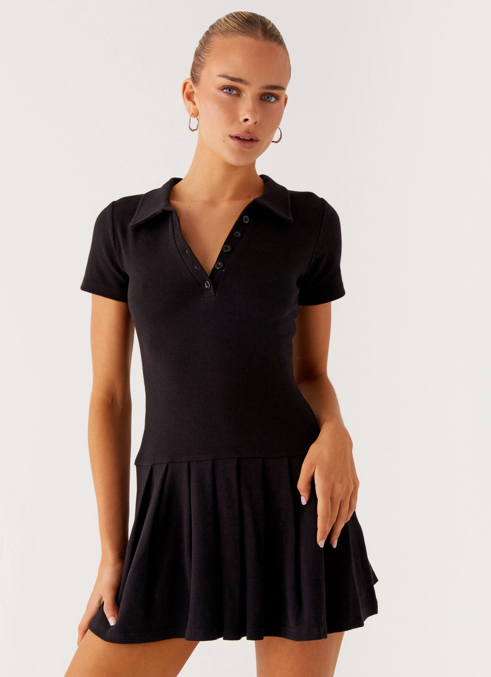 Resort-Wear Sweetheart Cut Alondra Mini Dress - Black
