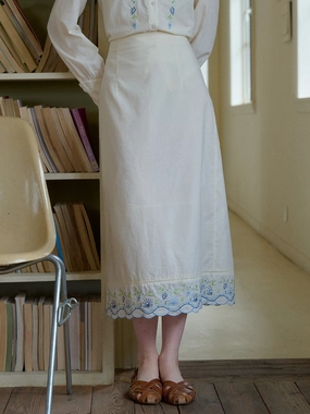 Corduroy texture Supportive Waistband Julianna Embroidery 100% Cotton Skirt