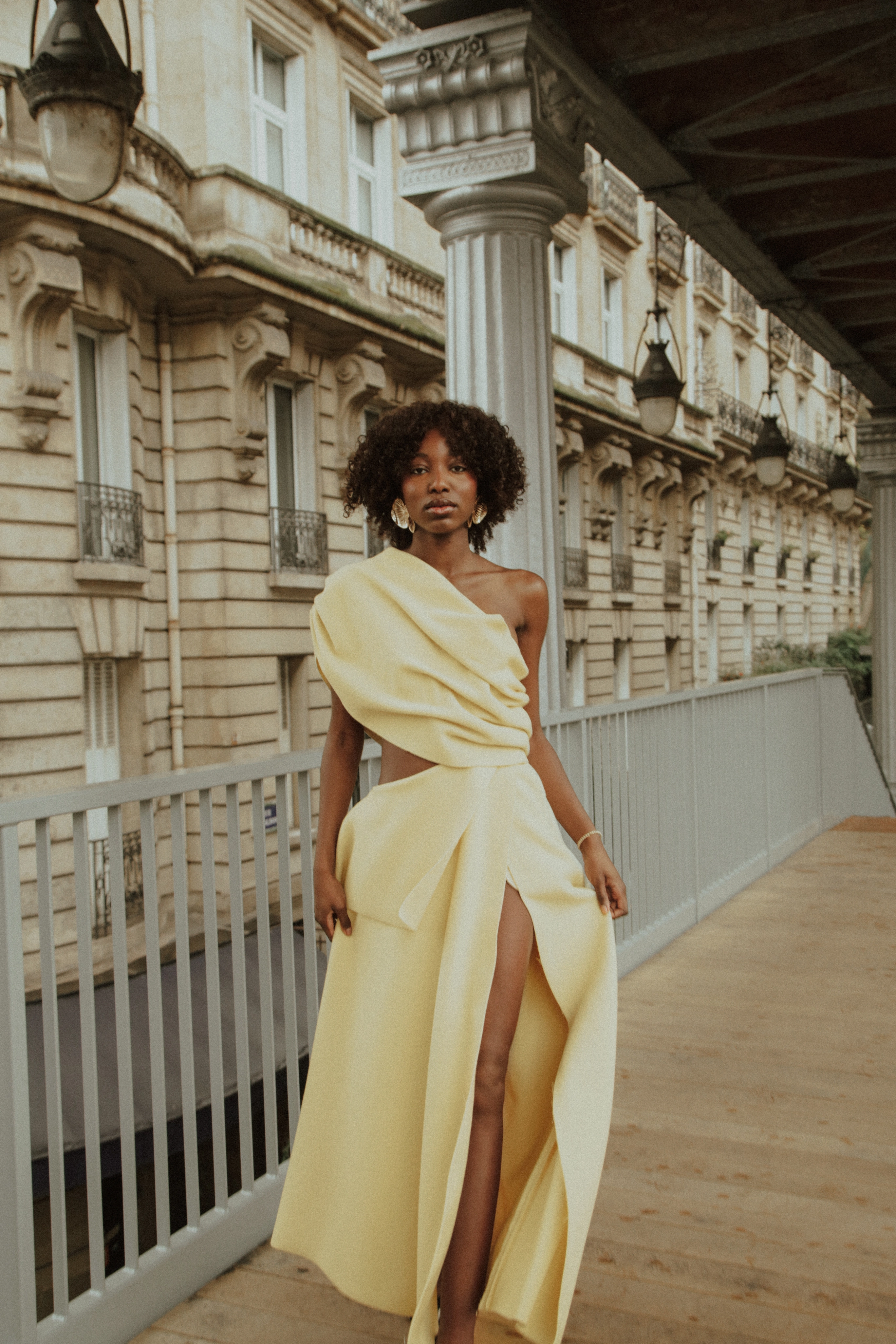 Simple yet chic gown Bundle Dress