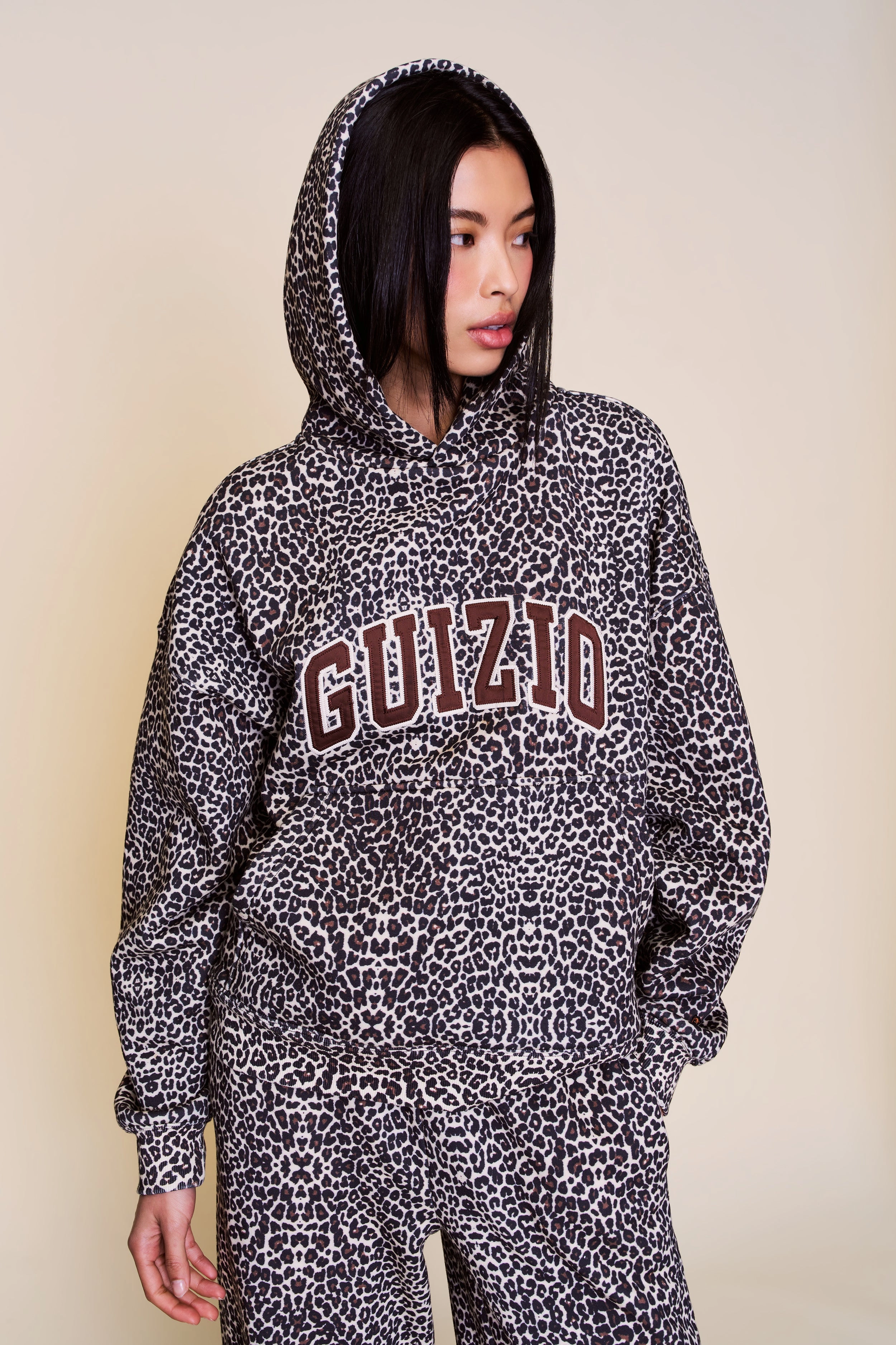 Guizio Pullover Hoodie Flexible Edging MoistureWicking Technology