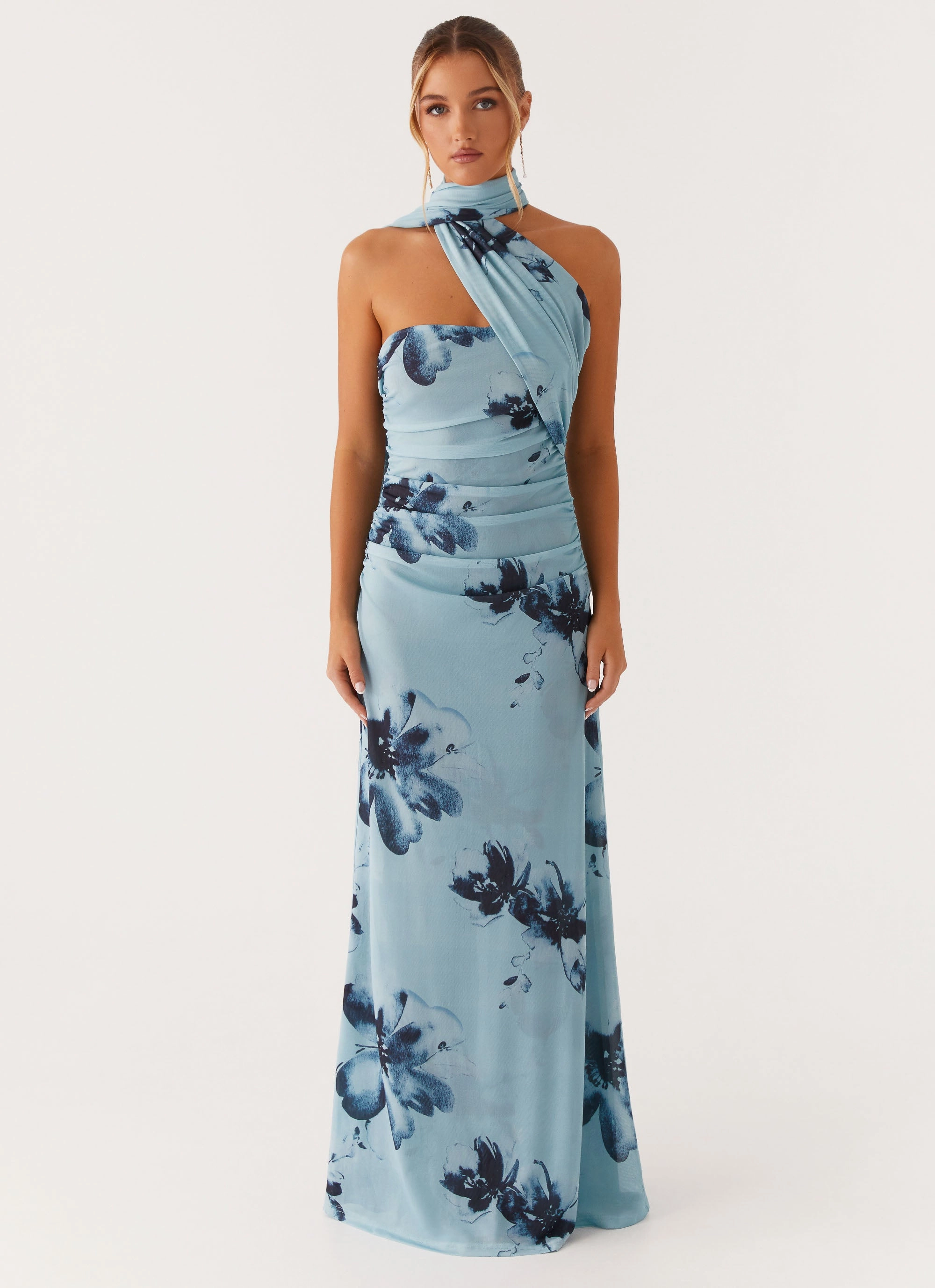Sleek Layer Contemporary Design Songbird Maxi Dress - Blue Black Floral
