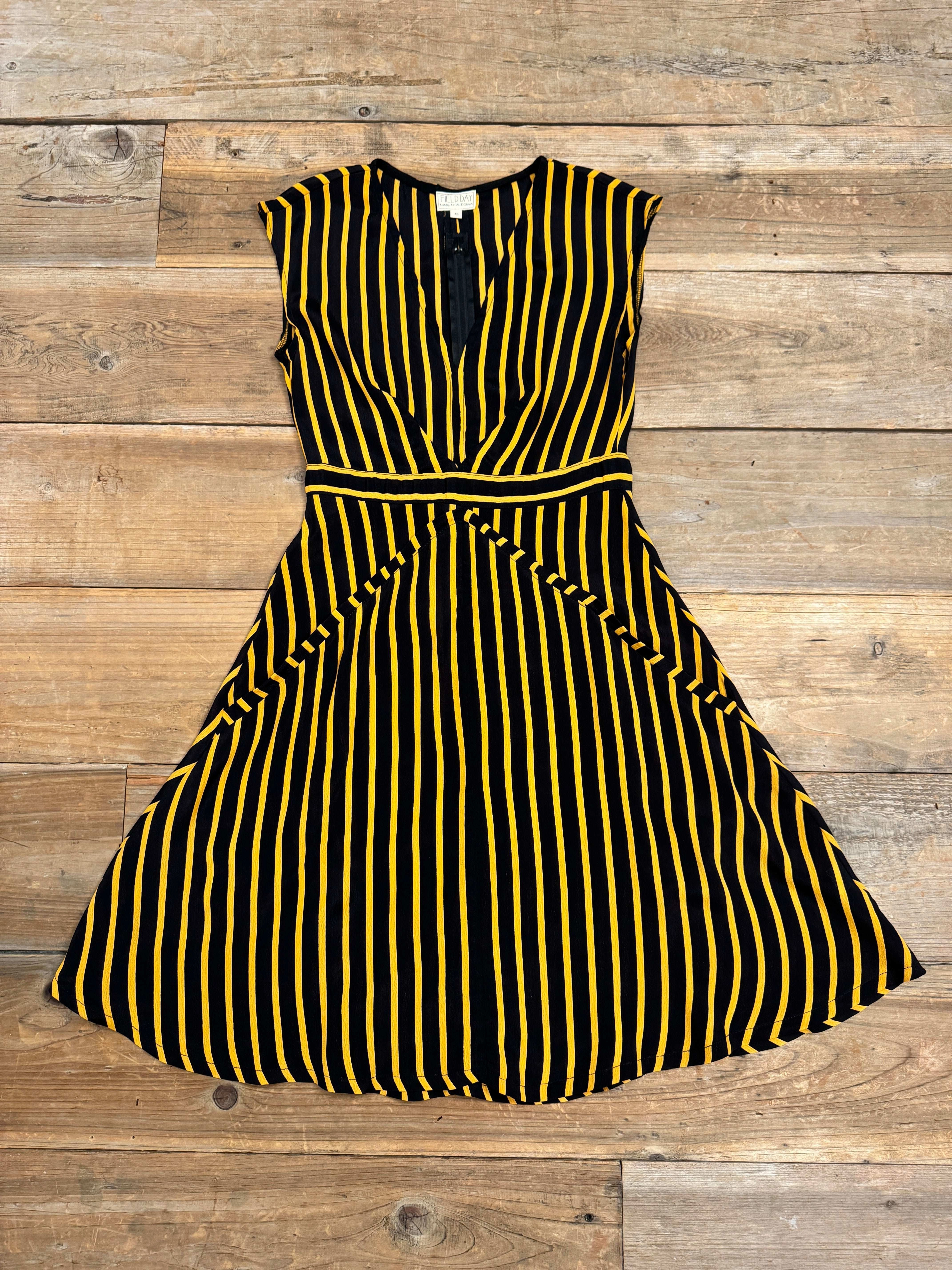 Perfect for Travel Minimal Detail Spicy Xena 2.0 in Gold Stripe