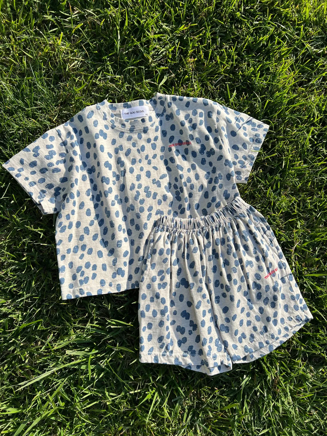 SPOTTED TEE