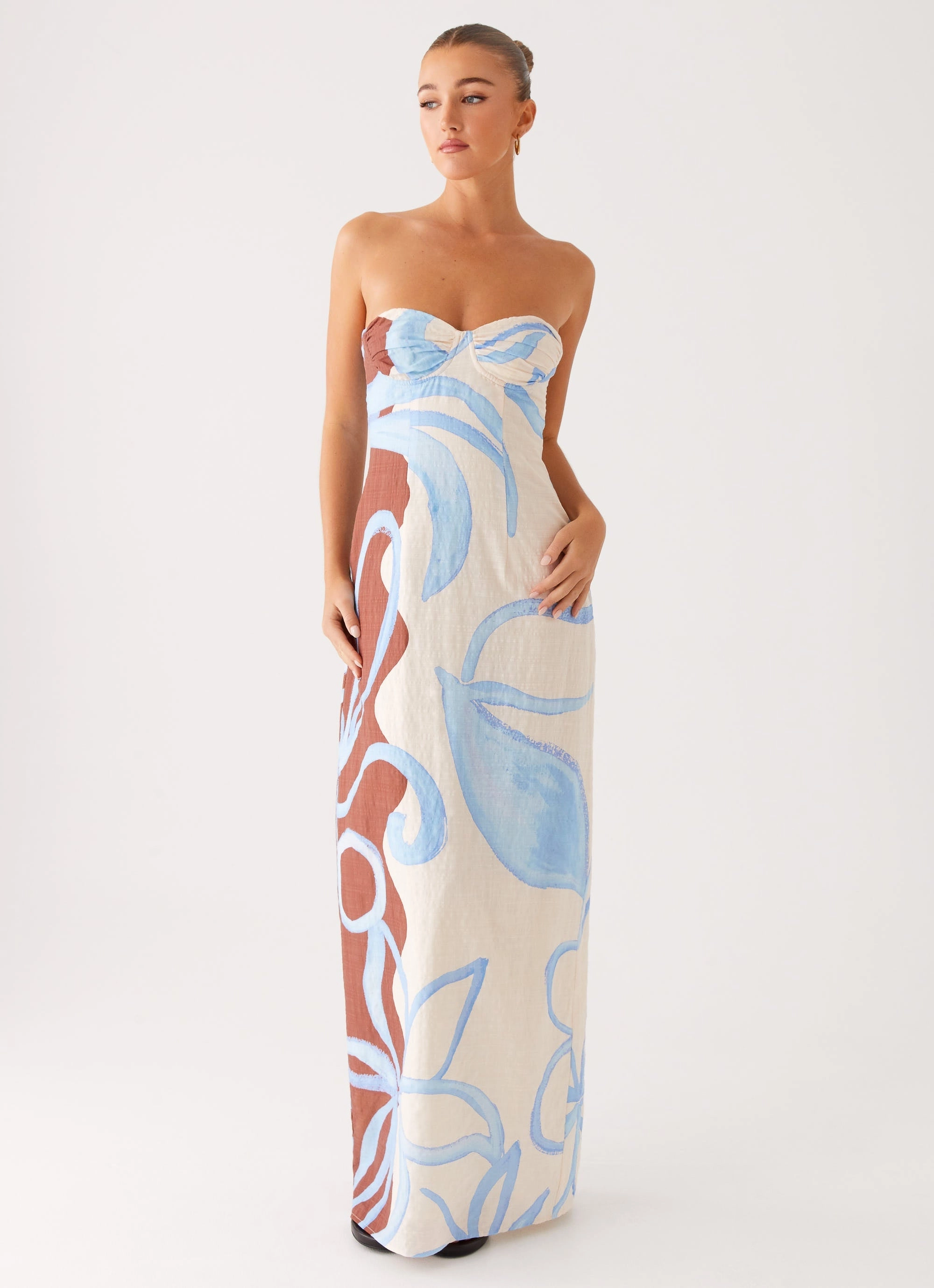 Trend Focused Raiden Maxi Dress - Bloom Wave Print