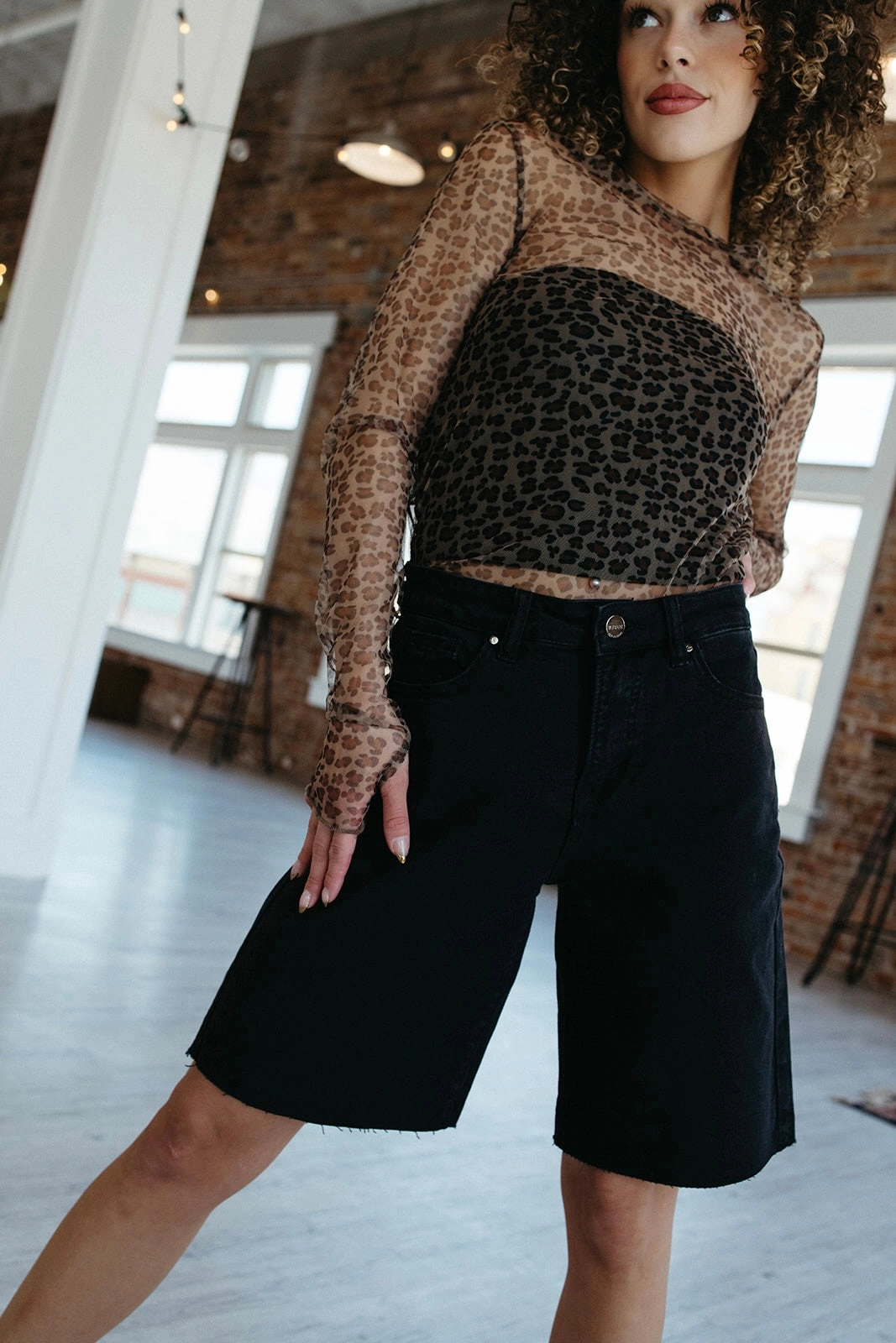 Body-Hugging Fit No Bulky Feel Midway Bermuda Shorts