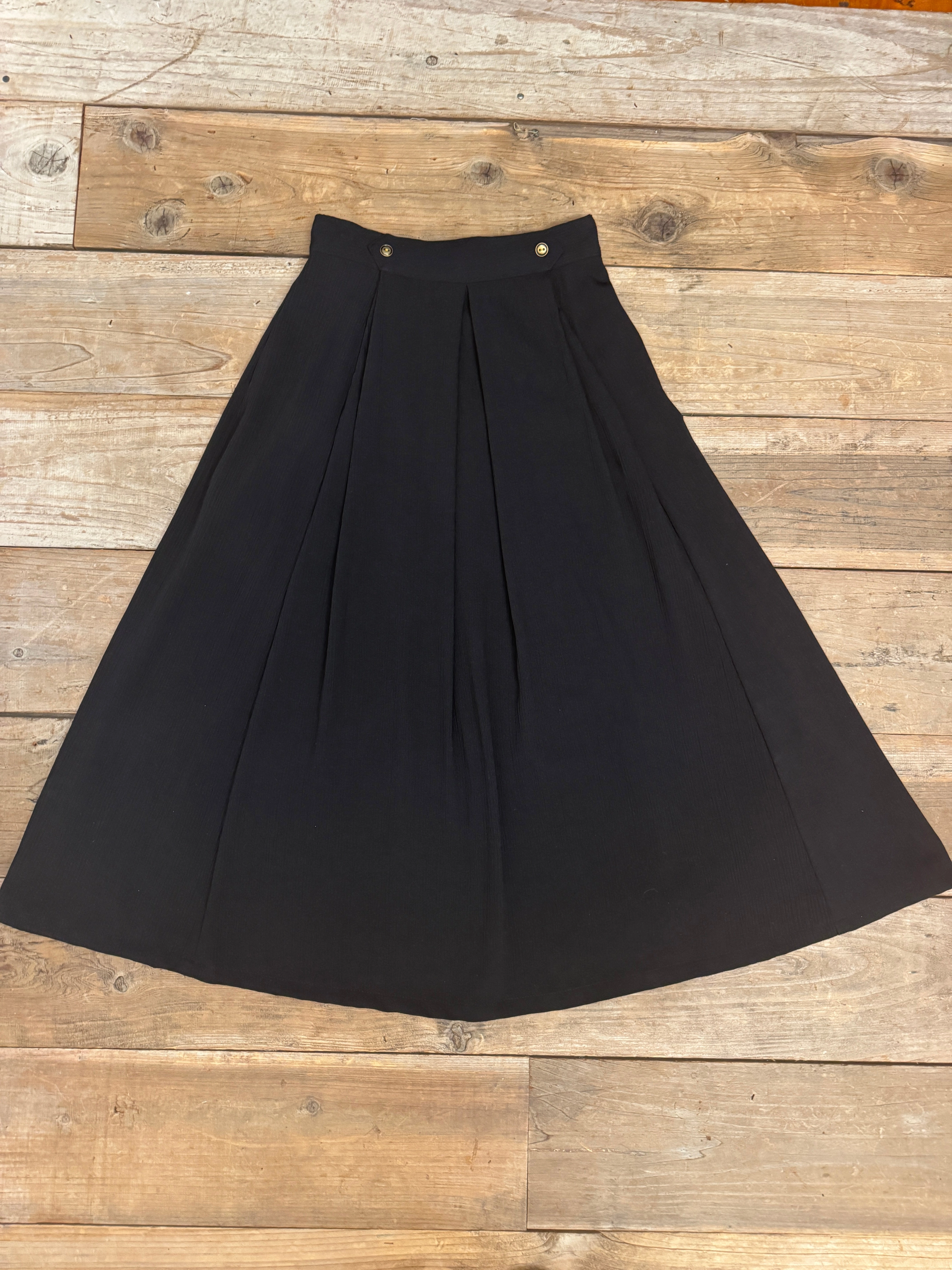 Body Fit Rue Skirt in Black Crepe
