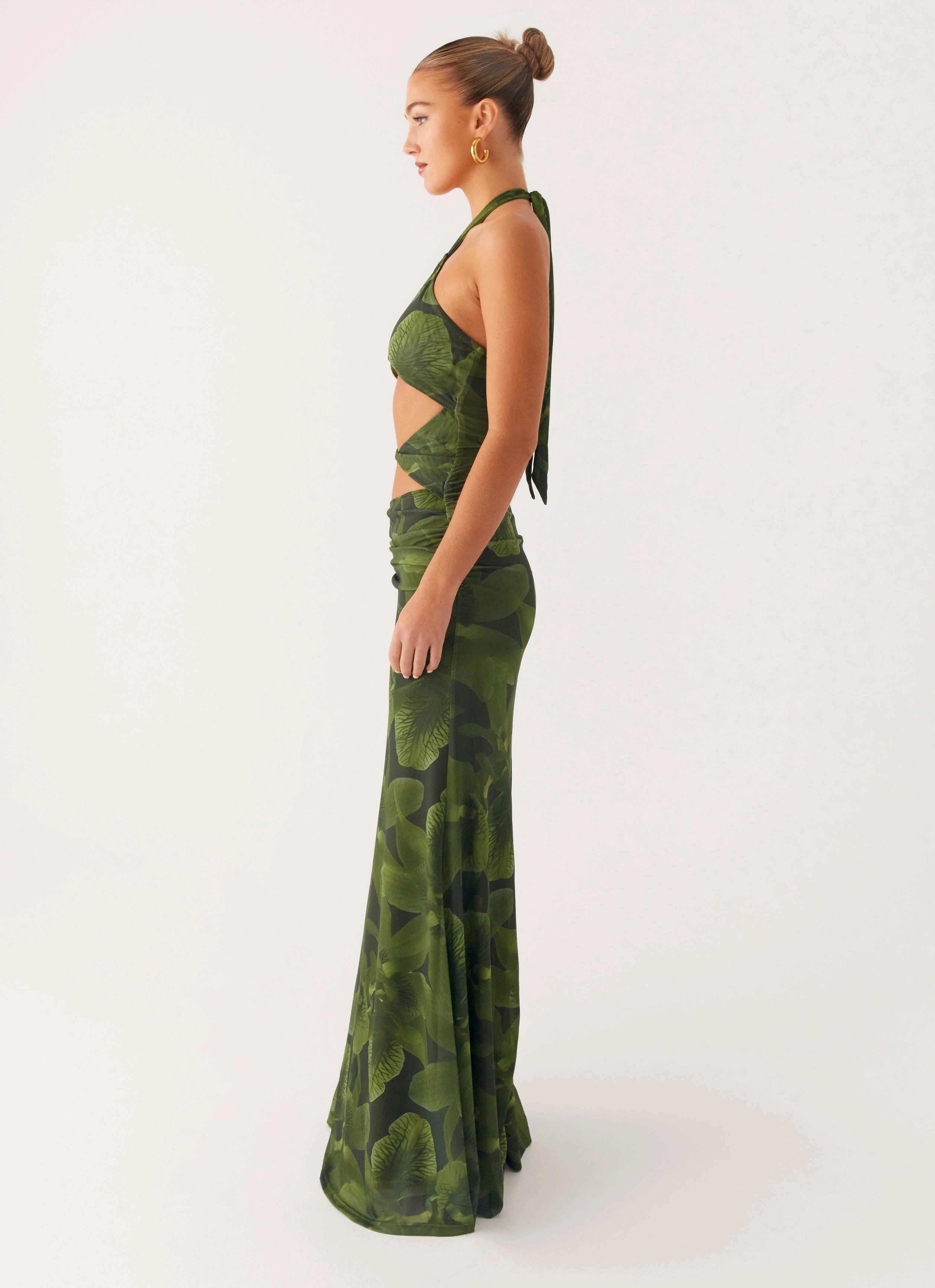 Fashion-Forward Tatyana Maxi Dress - Tropic Floral