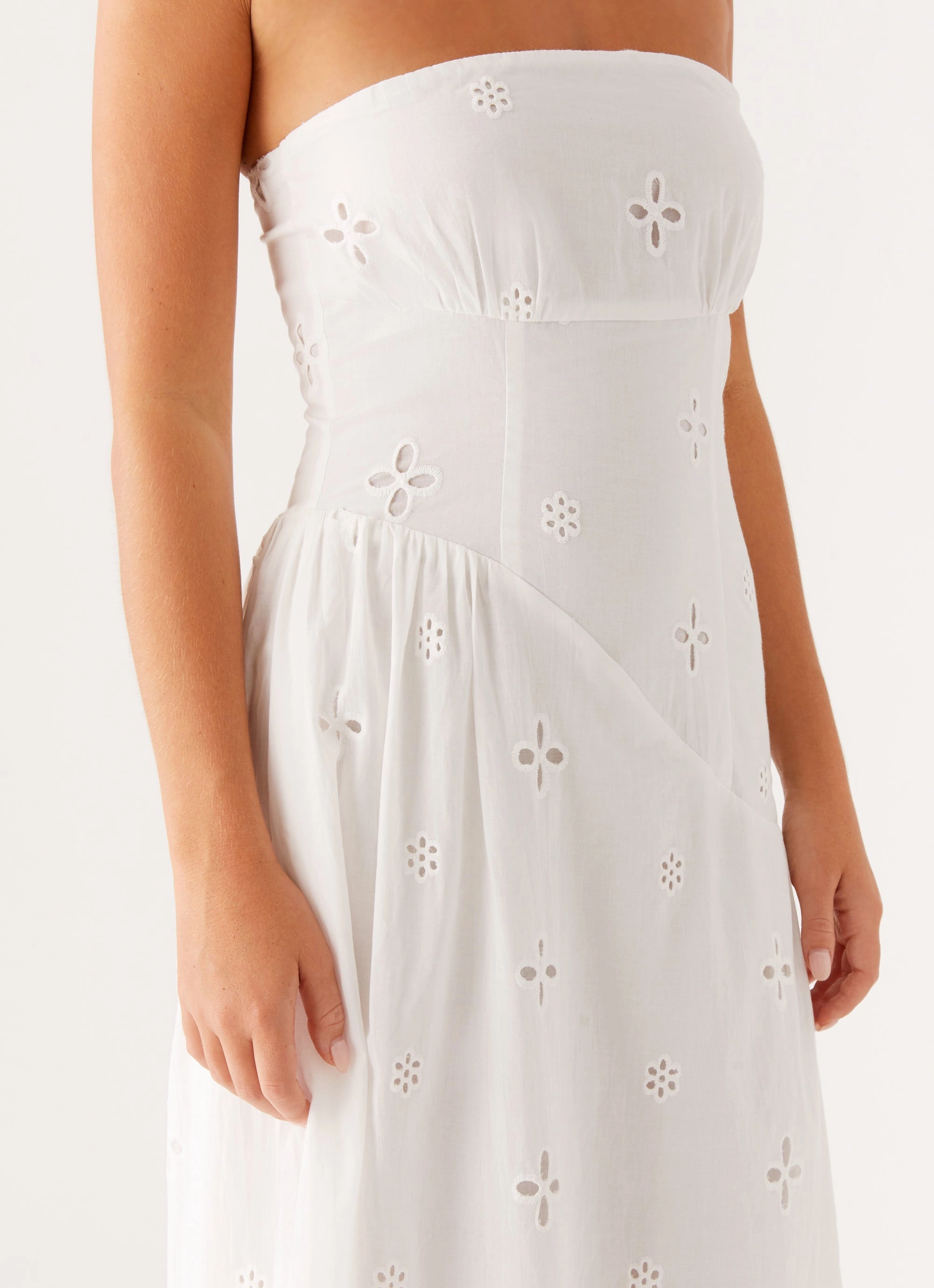 Flowing Design Sunkissed Maxi Dress - Ivory