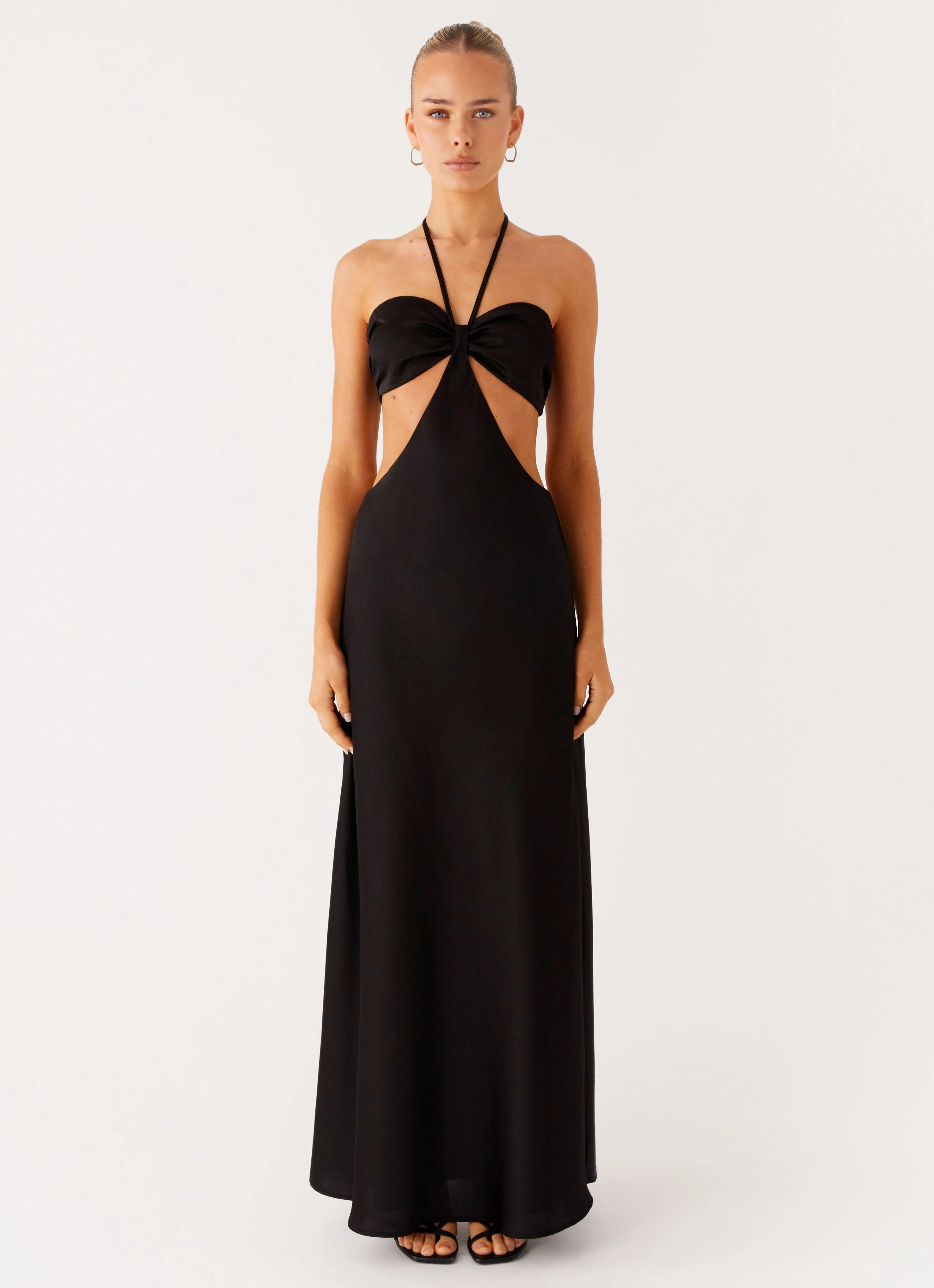 Everyday-Comfort Subtle Flow Sweetheart Cut Out Maxi Dress - Black