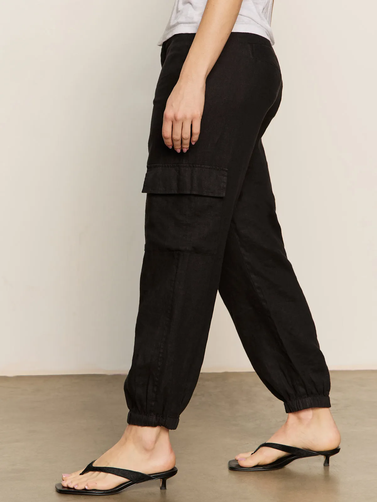 Take Over Linen Jogger Standard Rise Pant Black Body Movement Non Iron Technology