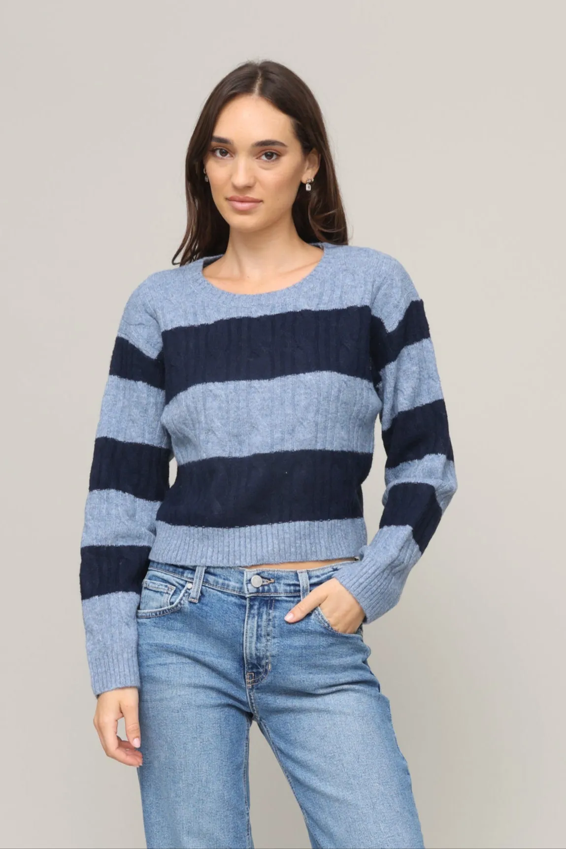Adjustable Cuffs Bonded Seam Construction Teddy Stripe Cable Crew
