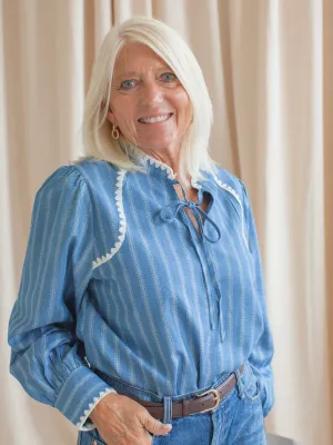 NonIrritating Seams Hadley Peasant Blouse