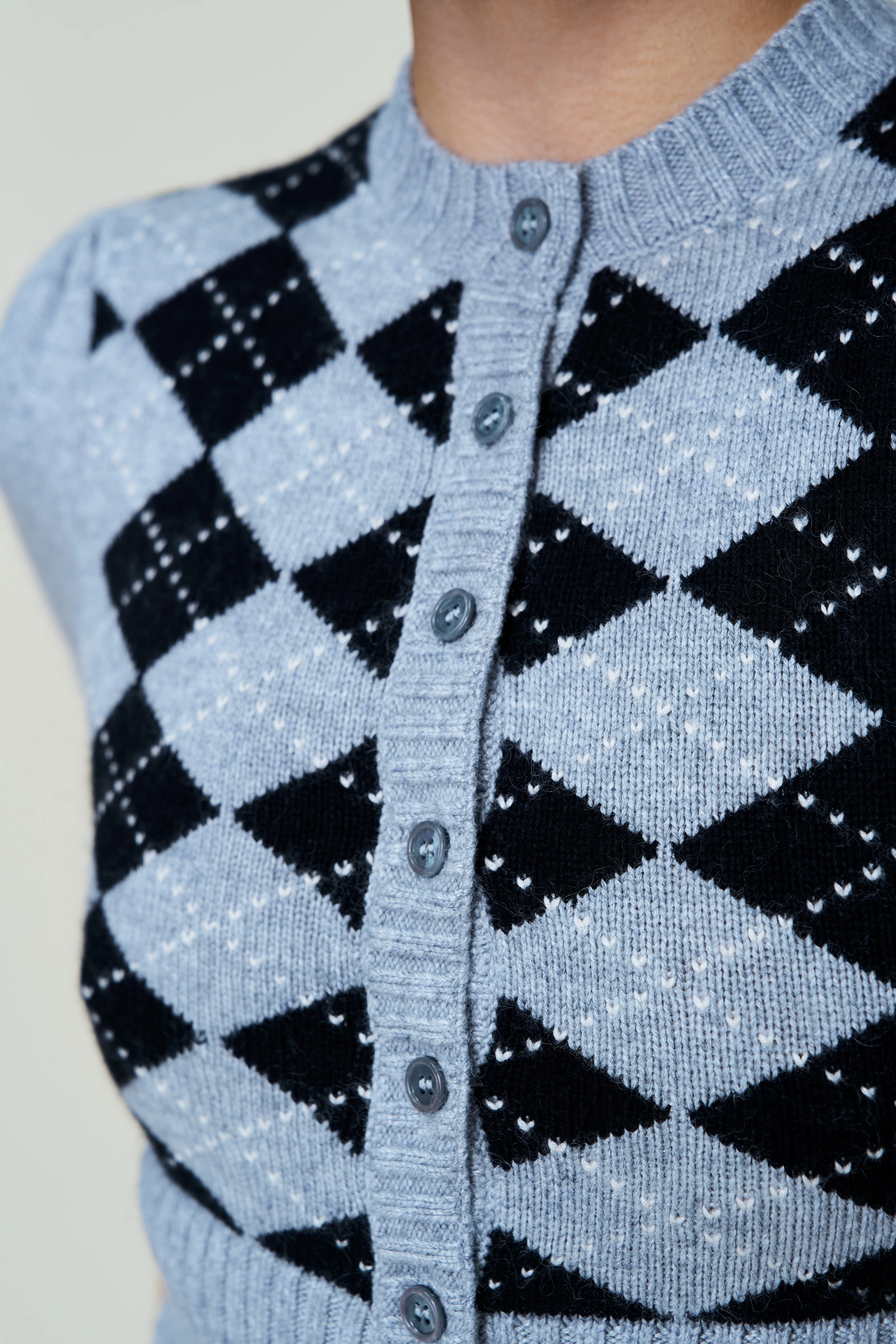The Sweet Argyle Wool Cardigan Flexible Seam Structure Garment Dye Process
