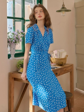 Abrasion Resistant Surface ReinforcedShoulders Thermal Regulating Fabric Alba V-Neck X-Line Floral Tea Dress