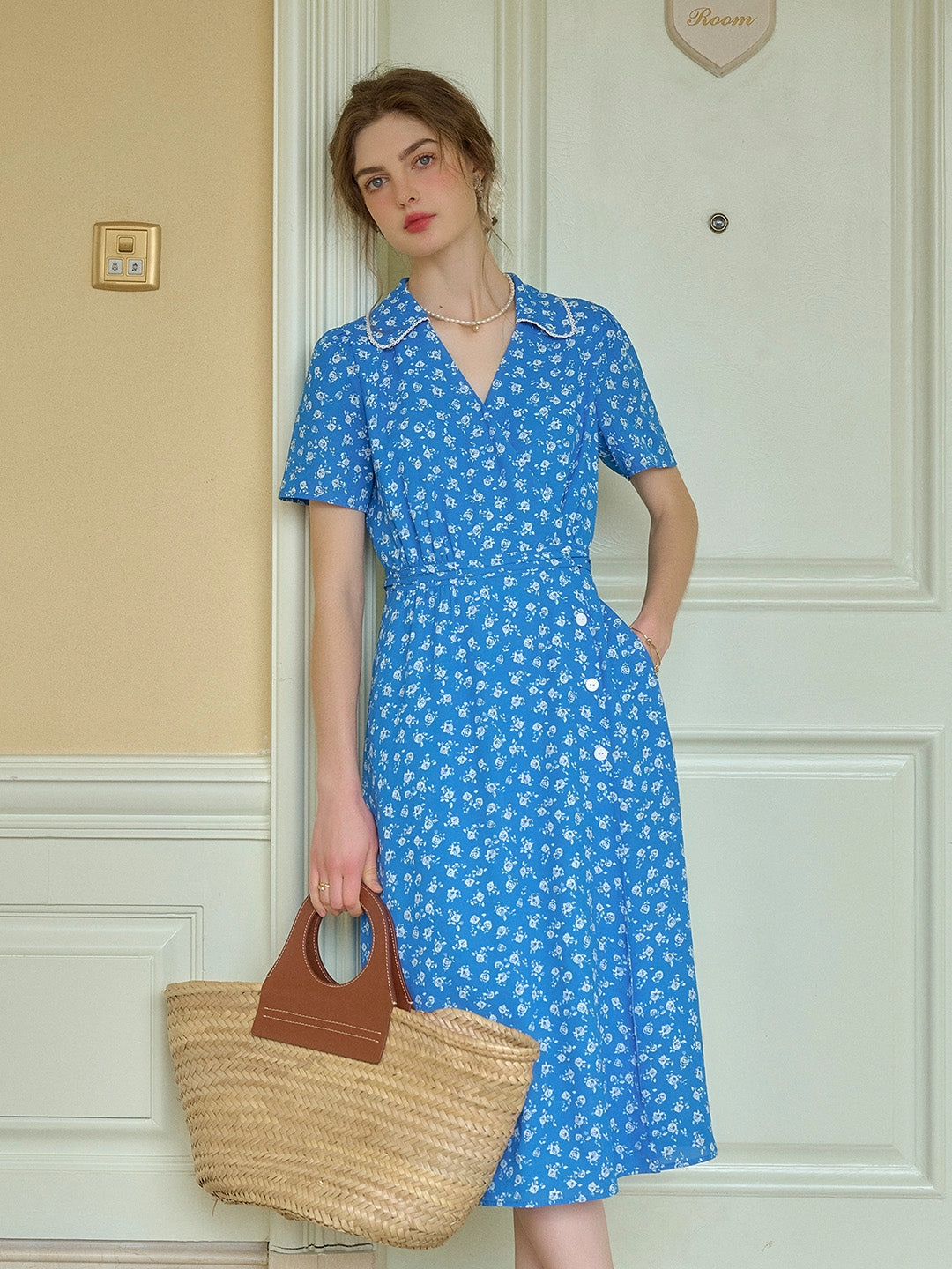 ZonalVentilation Thermal Regulating Fabric Alba V-Neck X-Line Floral Tea Dress