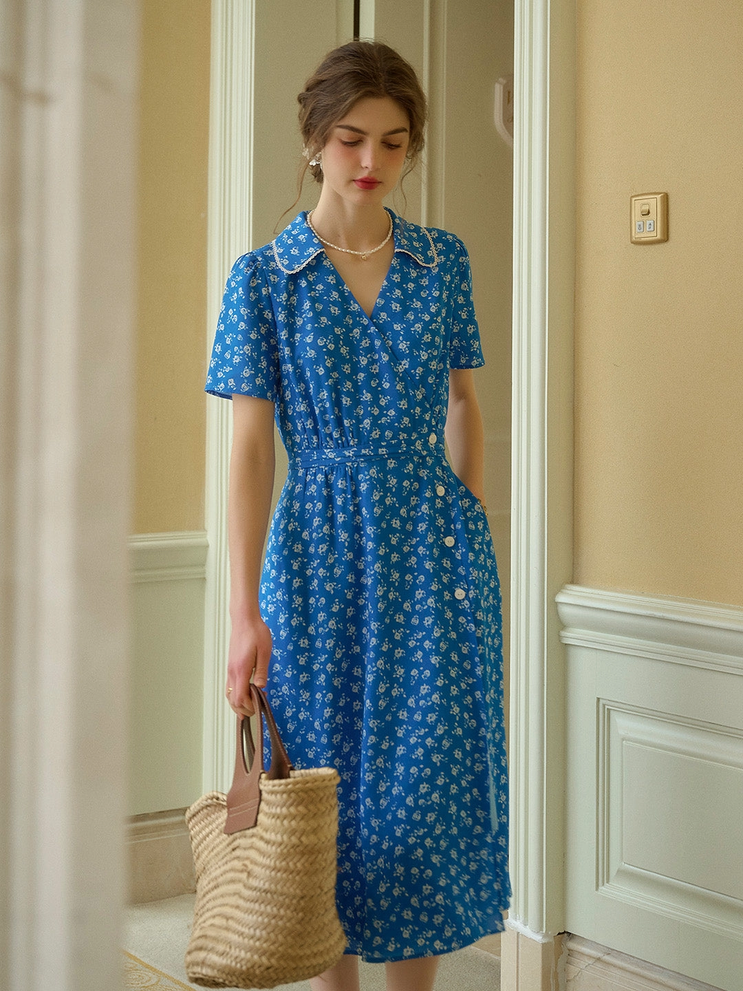 Sustainable Waterproofing Tunic top Thermal Regulating Fabric Alba V-Neck X-Line Floral Tea Dress