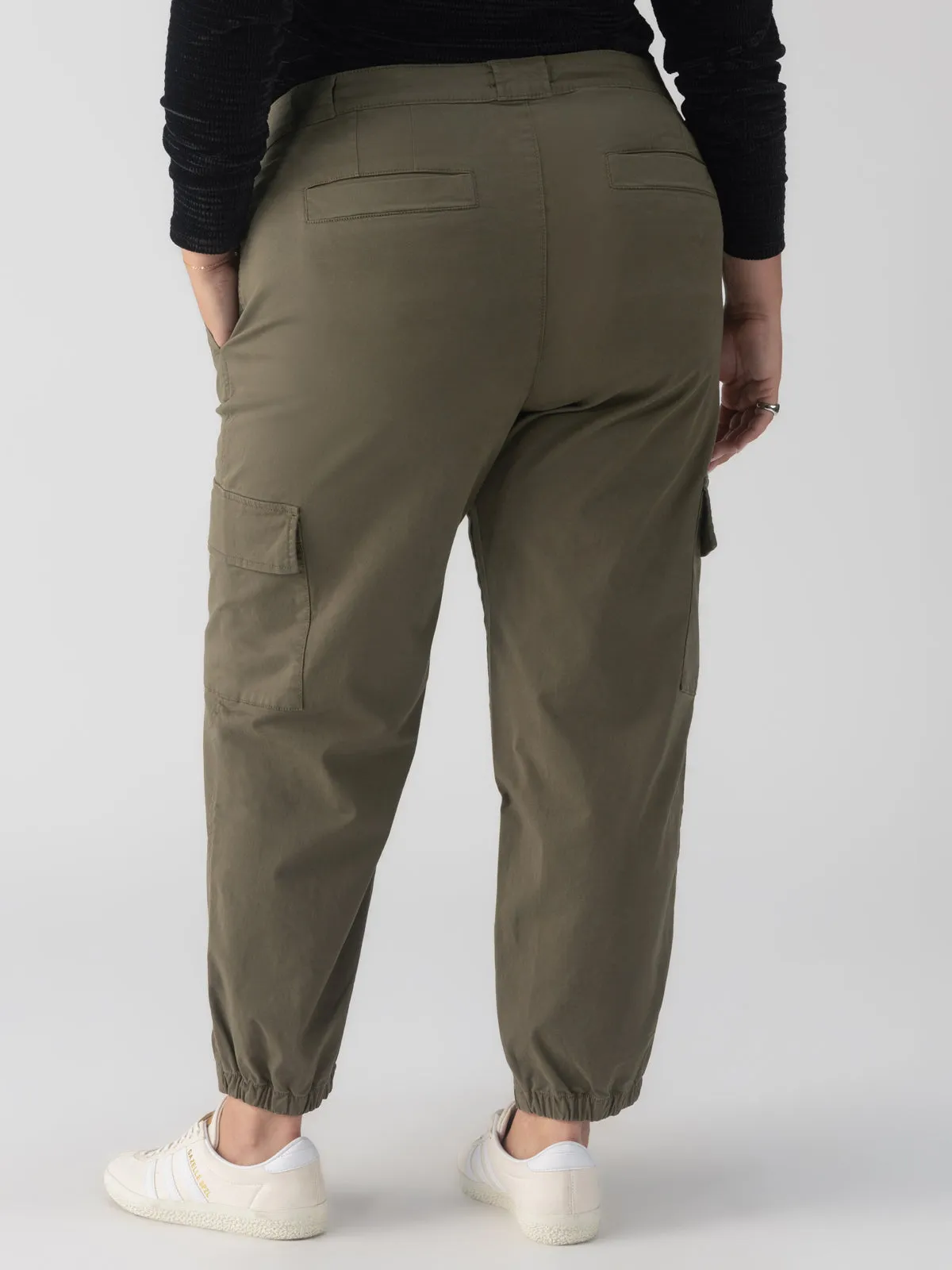 Chic Comfort Everyday Comfort Fit Take Over Jogger Mid-Rise Pant Kalamata Extended Sizing