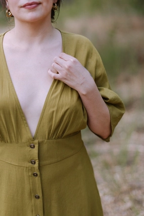 Smart and Relaxed Finley Dress in Pea Soup