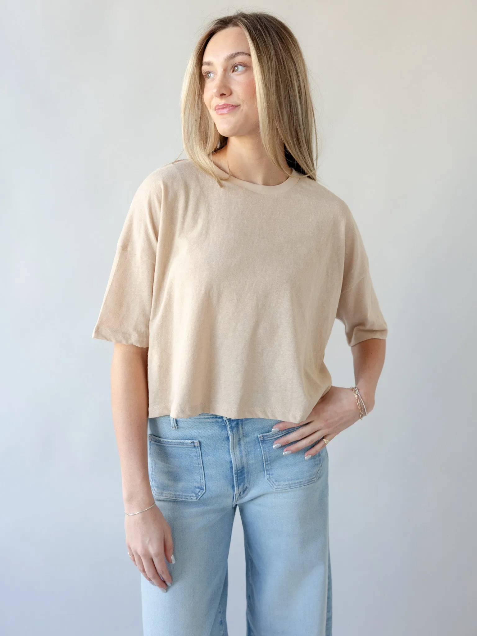 Colby Linen Tee - Sand Non Slip Shoulder Seams