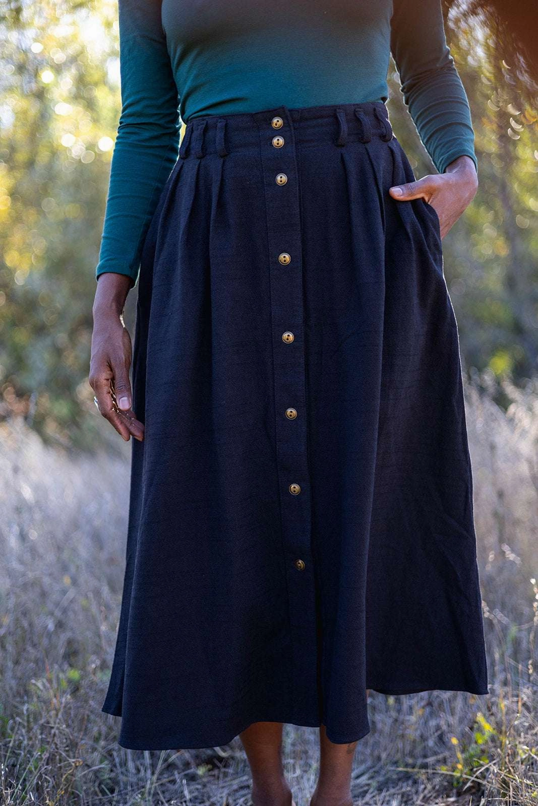 QuickReleaseFastenings Trices Skirt in Black Linen