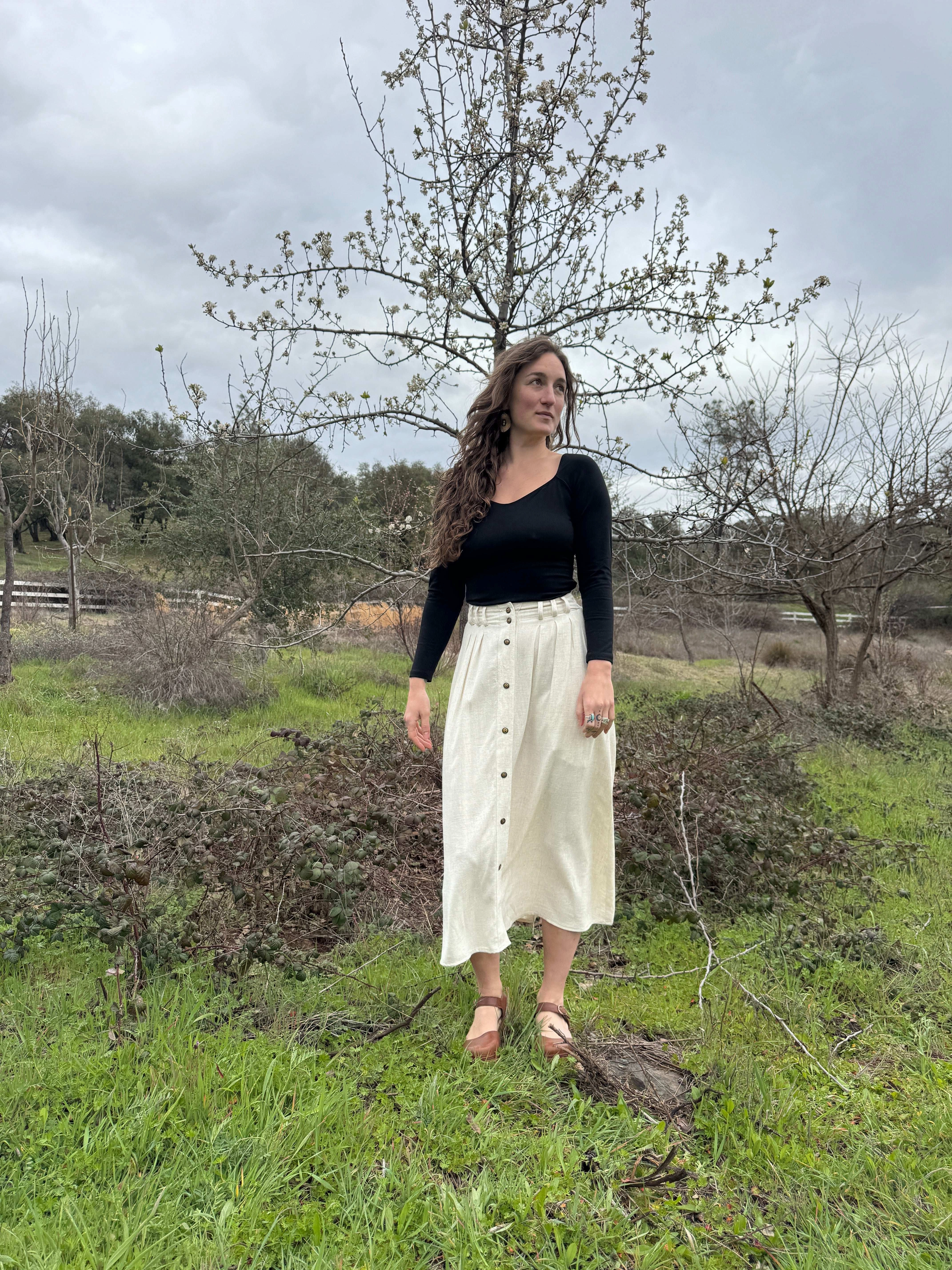 On The Move windproof Trices Skirt in Textured Oat Linen
