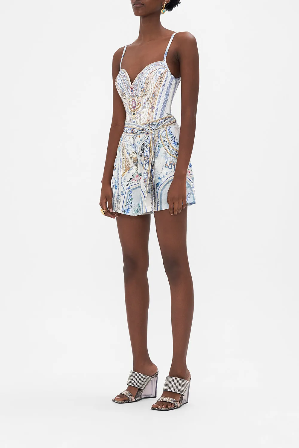 TUCK FRONT SHORT SEASON OF THE SIREN