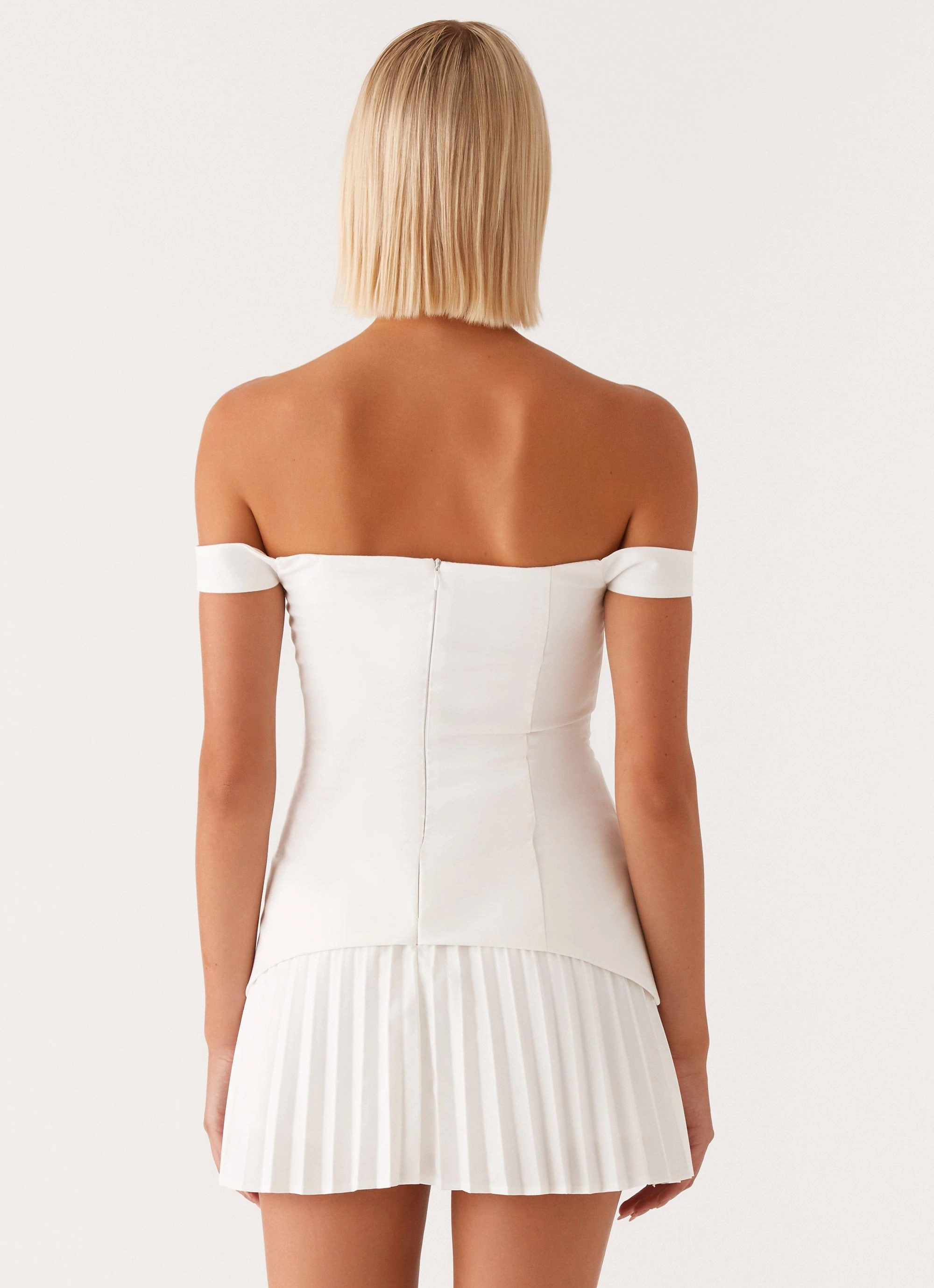 Outfit Ideas Active Wear Twisted Skies Off Shoulder Mini Dress - Off White