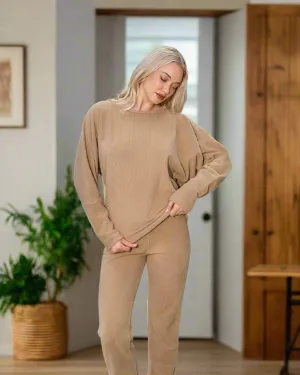 Two-piece pajama set with oversized T-shirt made of corduroy